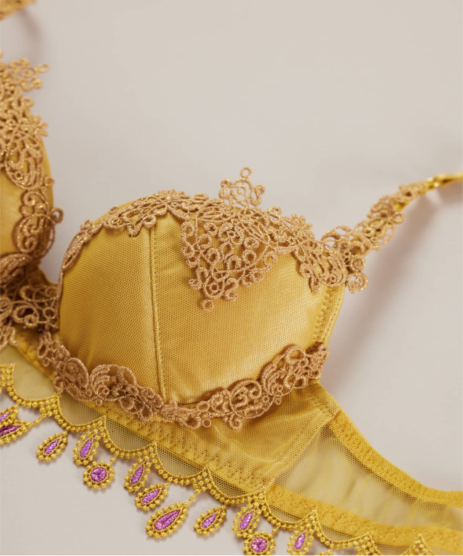 ホリー グレースシルク ブラ