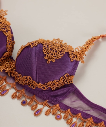 ホリー グレースシルク ブラ