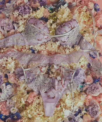 キャプティブフラワー トリックリフト ブラ