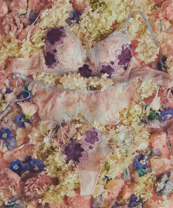 ビビッドモーション ガーター