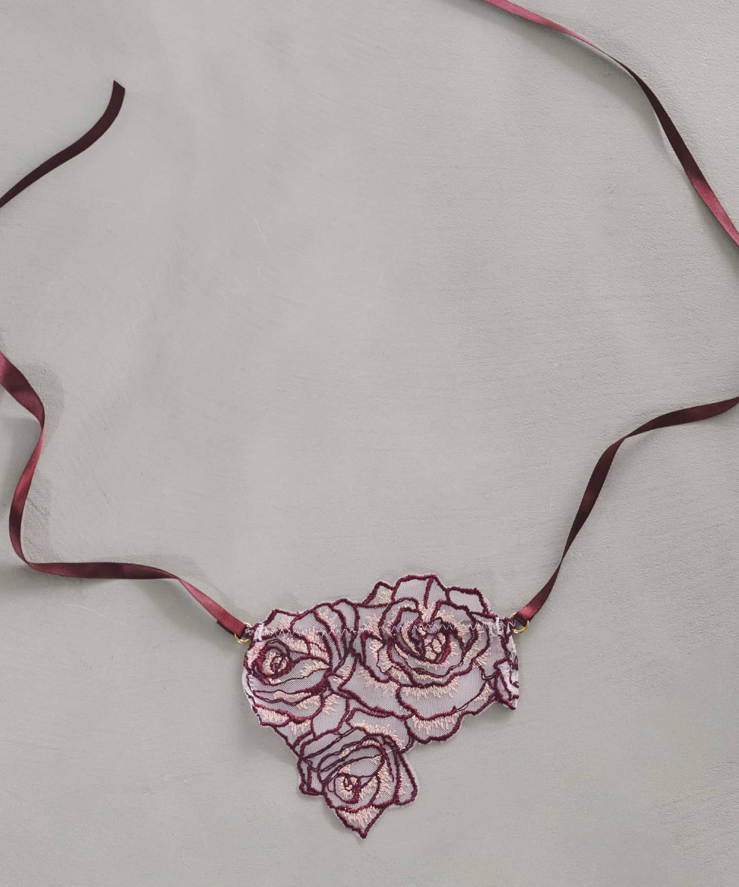 アトラクティブローズ チョーカー