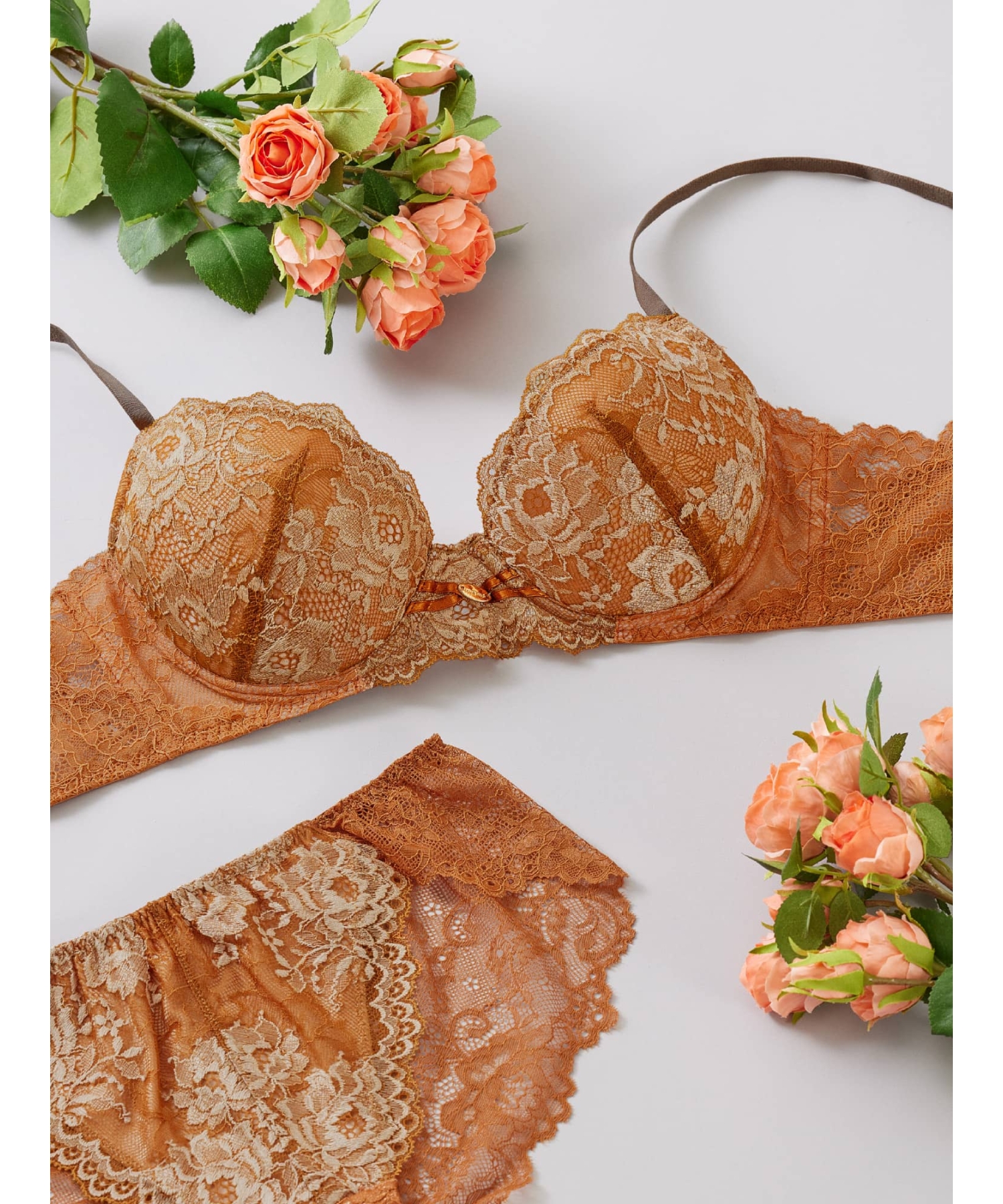 シンシア デュベタッチ ブラ