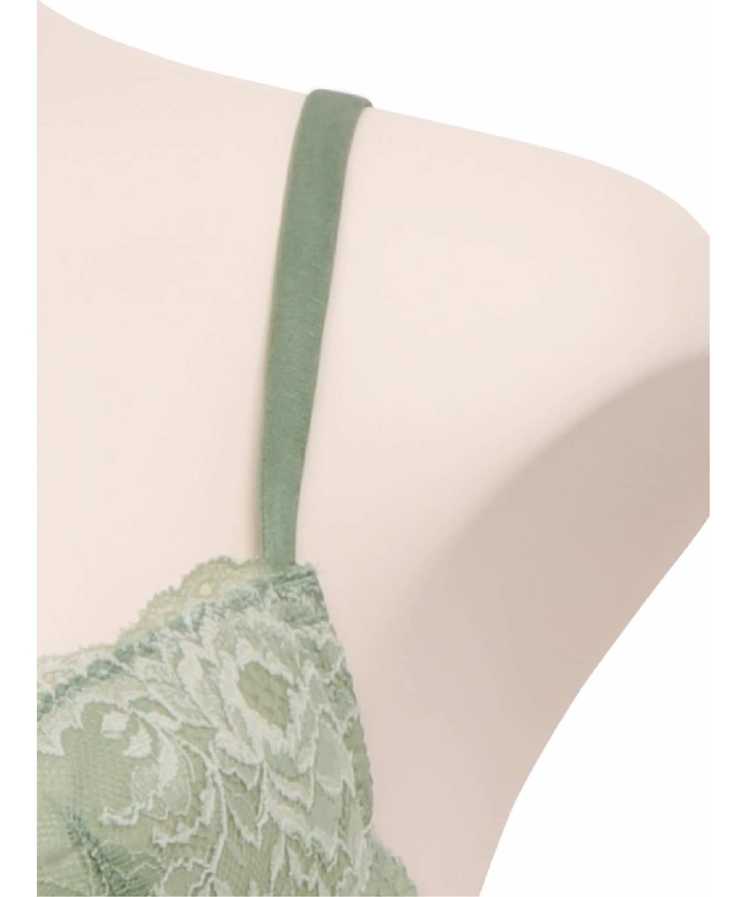 シンシア デュベタッチ ブラ