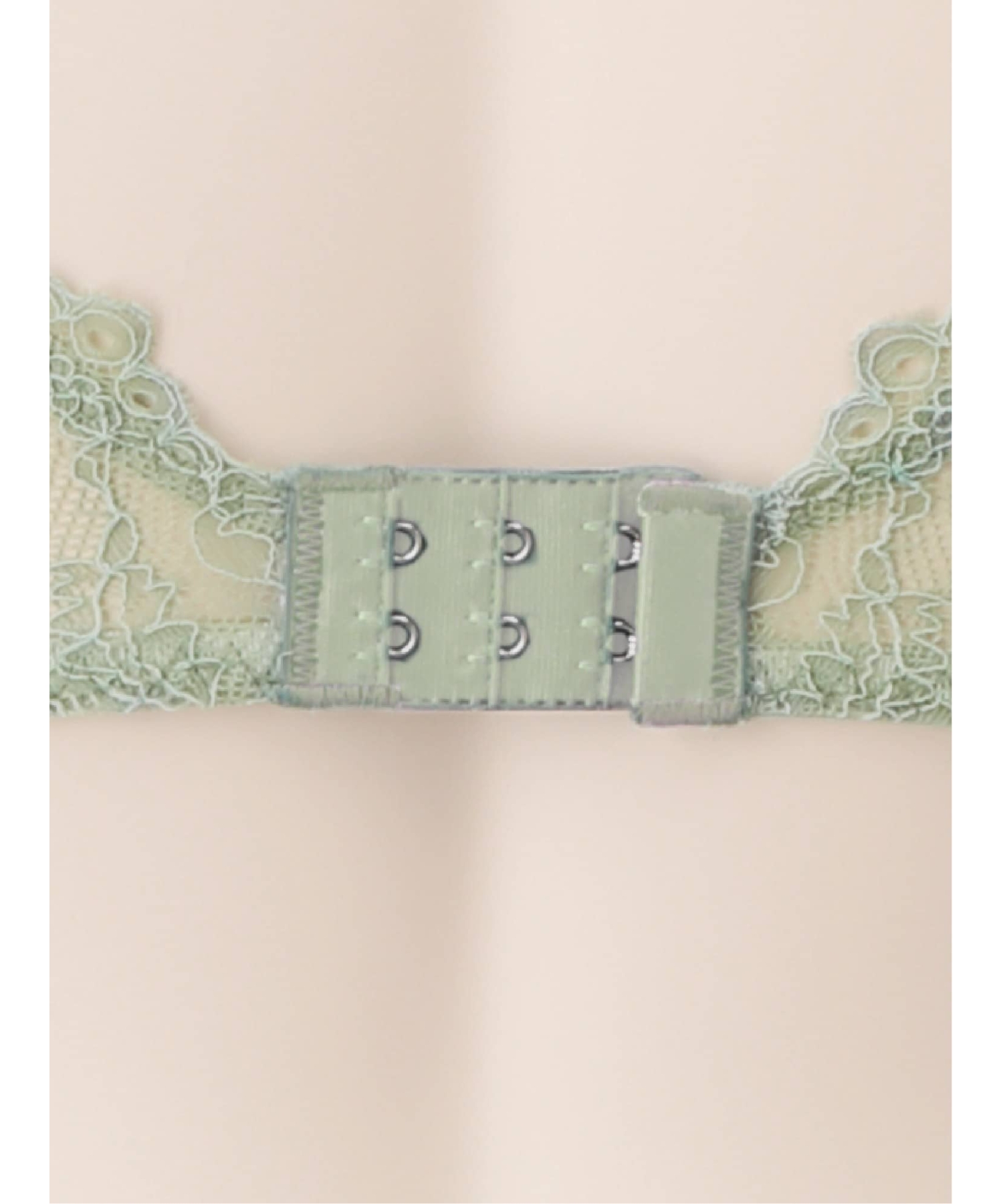 シンシア デュベタッチ ブラ