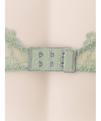 シンシア デュベタッチ ブラ