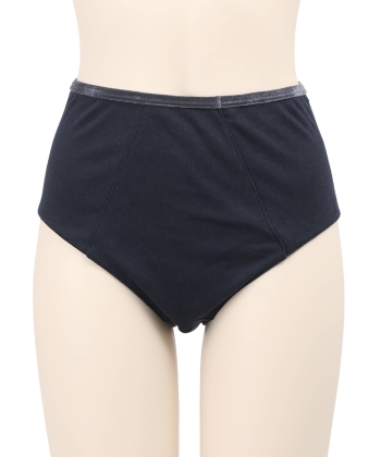 テンダースキン ハイライズ ショーツ