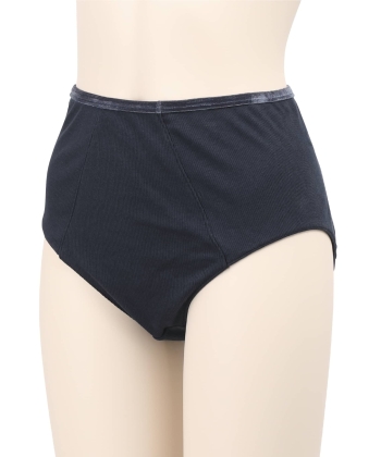 テンダースキン ハイライズ ショーツ