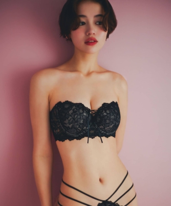 コリンヌ グラマラスキニー ブラ