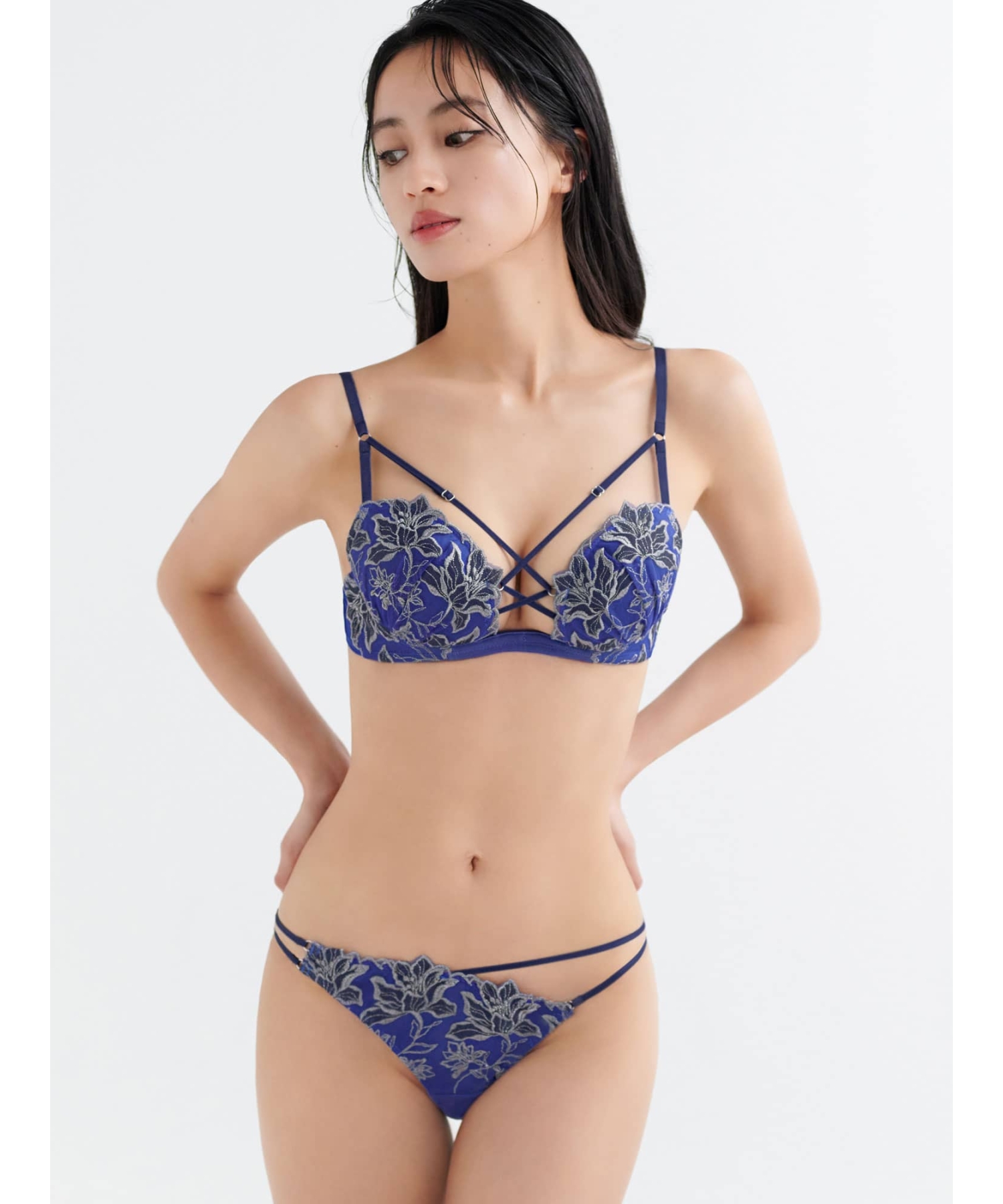 ホログラフィ ショーツ