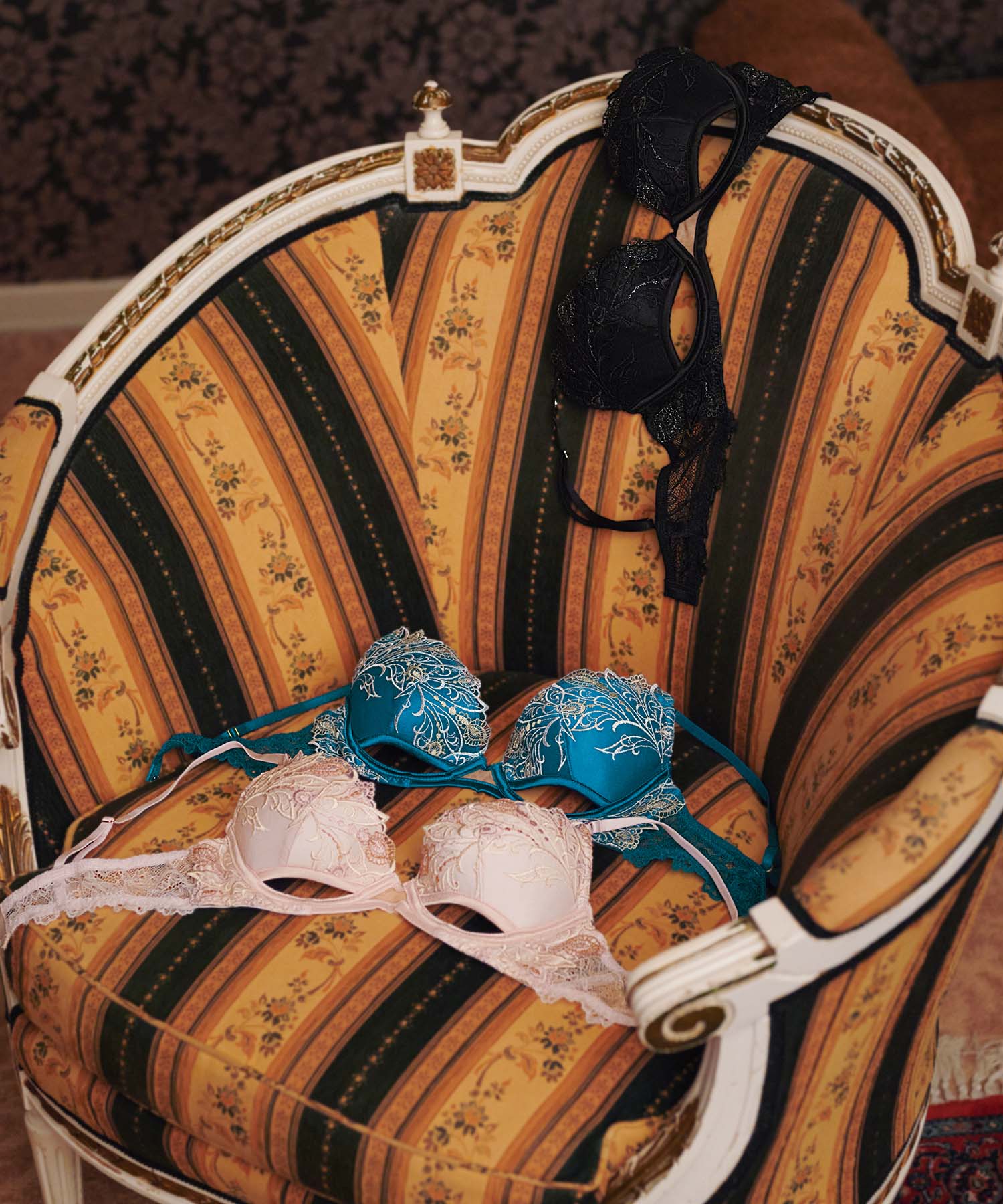 レーシーフェザー グラマーアップ