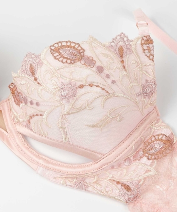 レーシーフェザー グラマーアップ