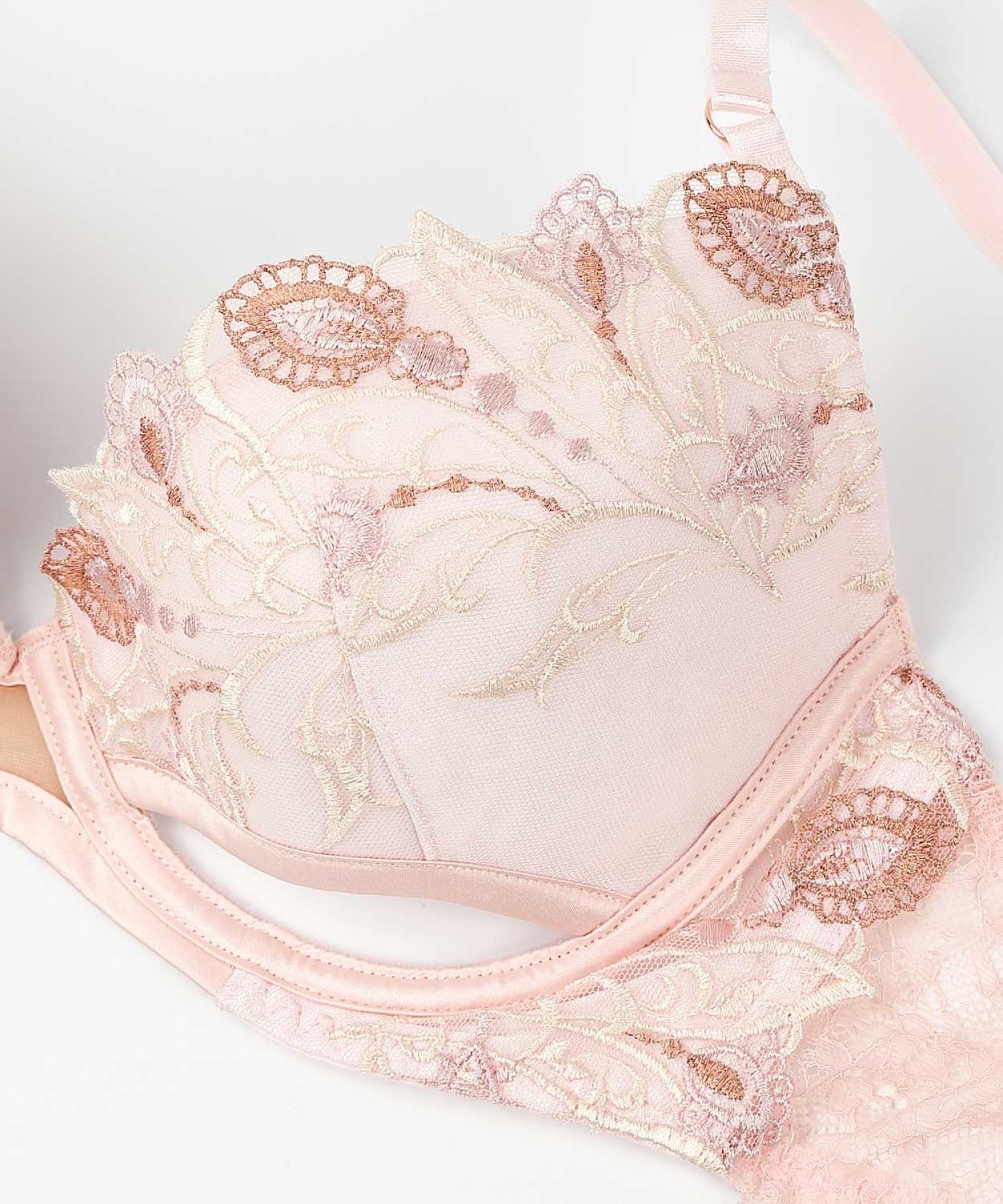 レーシーフェザー グラマーアップ