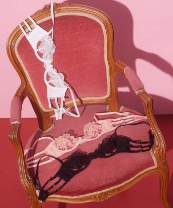 レーシーフリル ブラ&Tバック セット