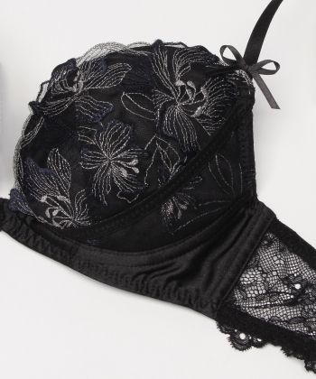 エミリー ホットリフト ブラ