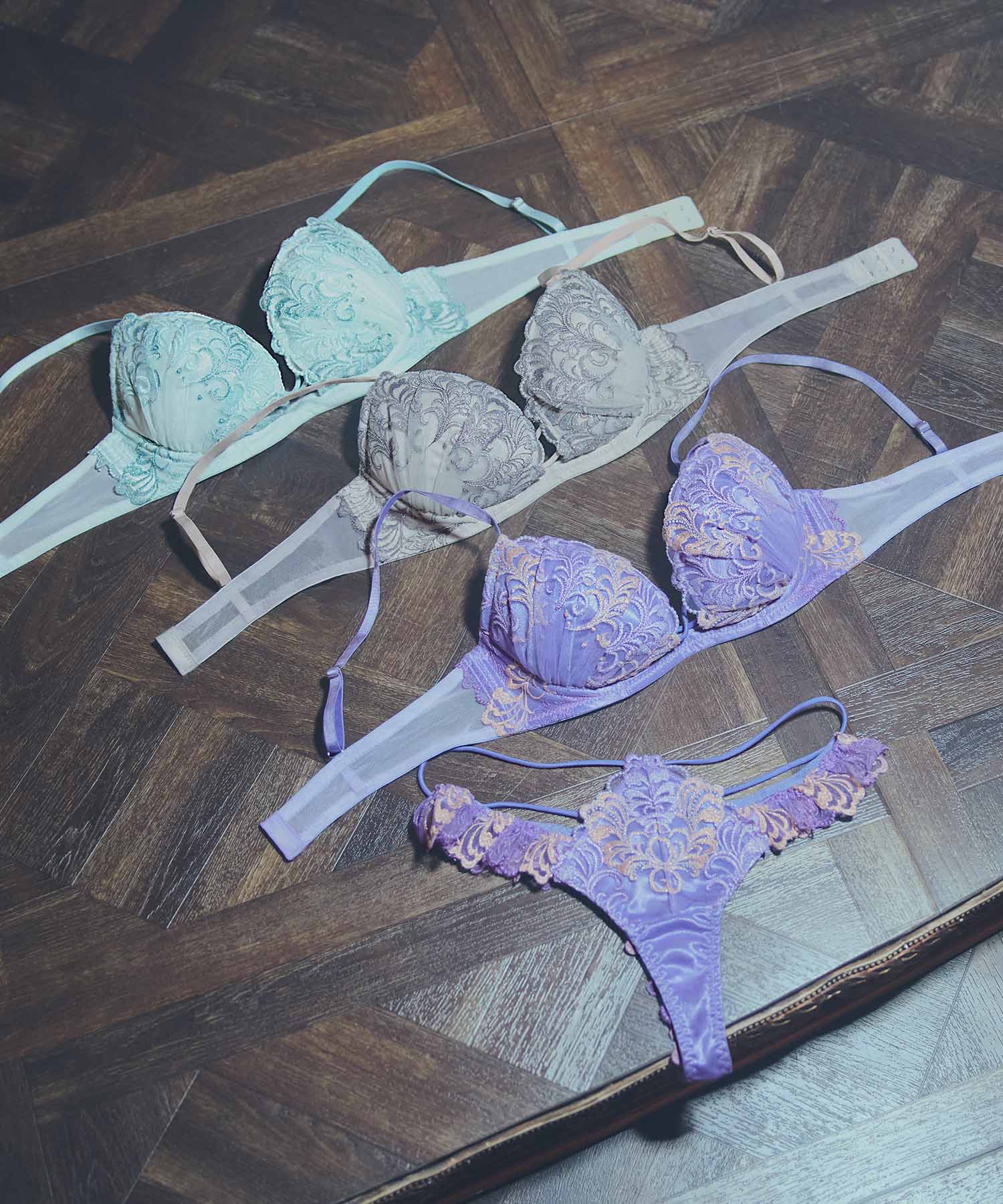 アヴェネル ホットリフト ブラ