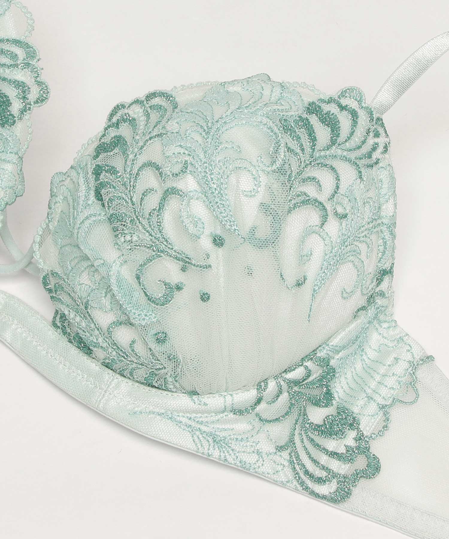 アヴェネル ホットリフト ブラ