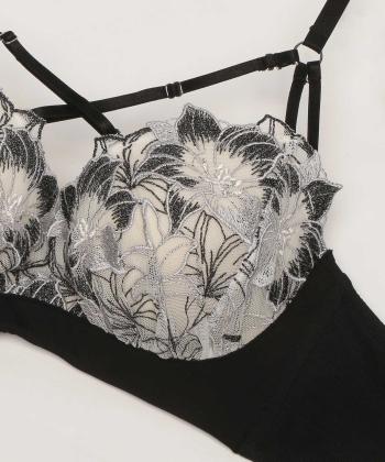 エリザベス ボムフィット ブラ