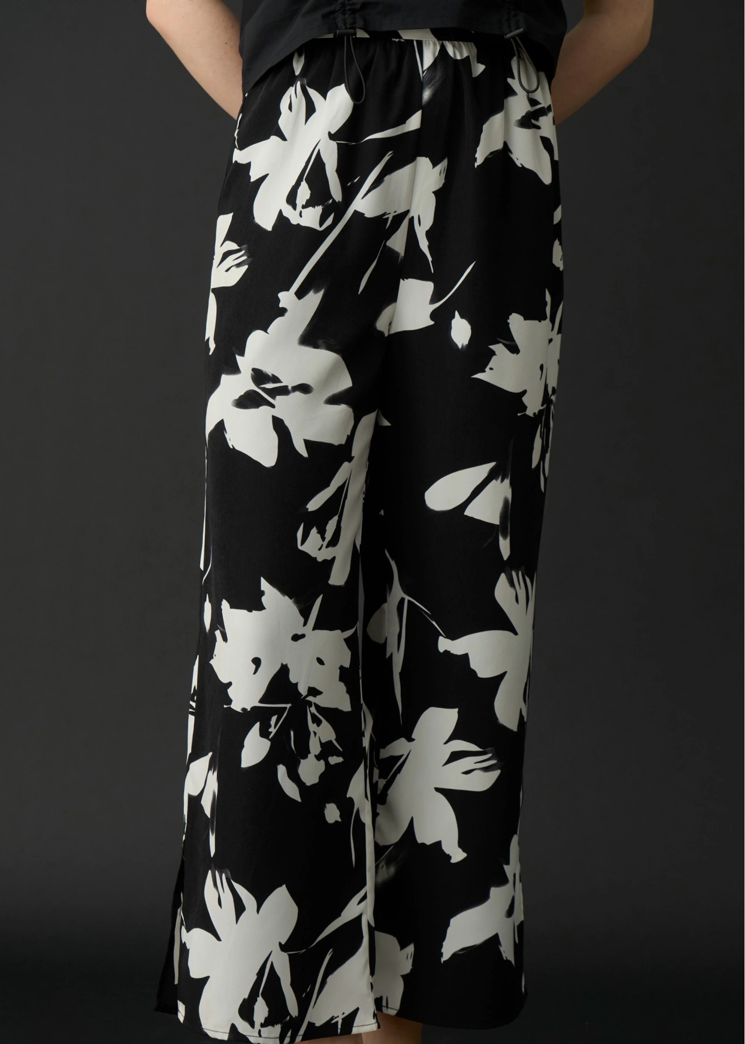 big flower side slit flare PT