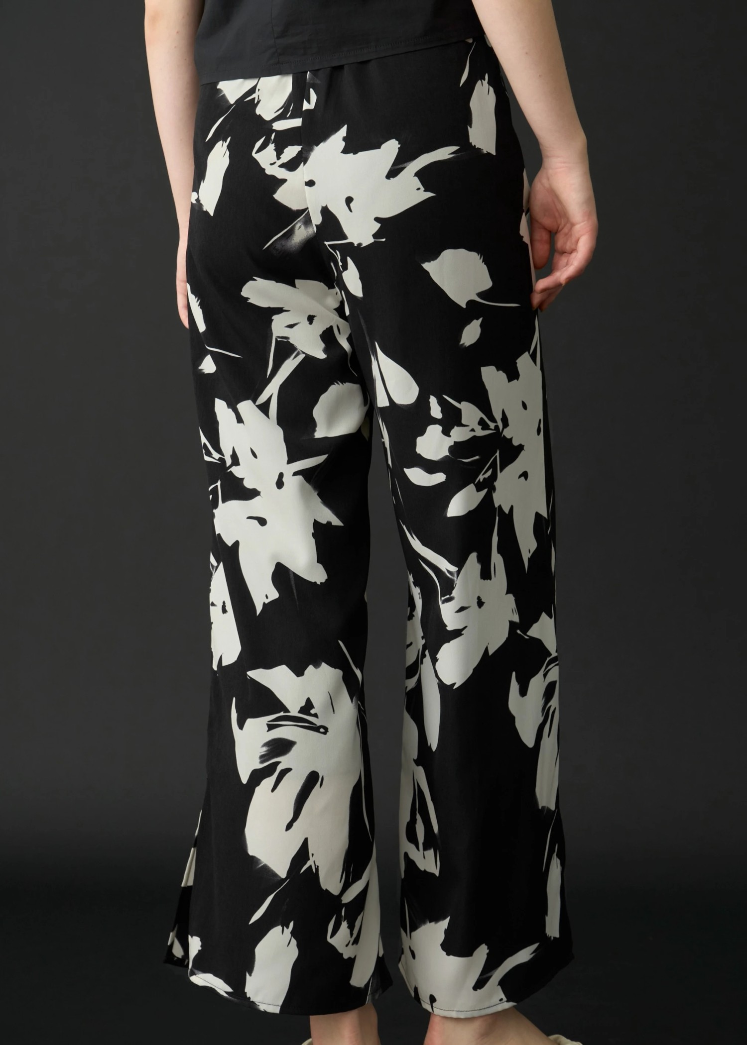 big flower side slit flare PT