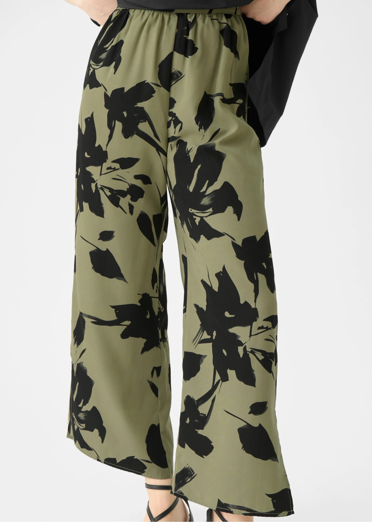 big flower side slit flare PT