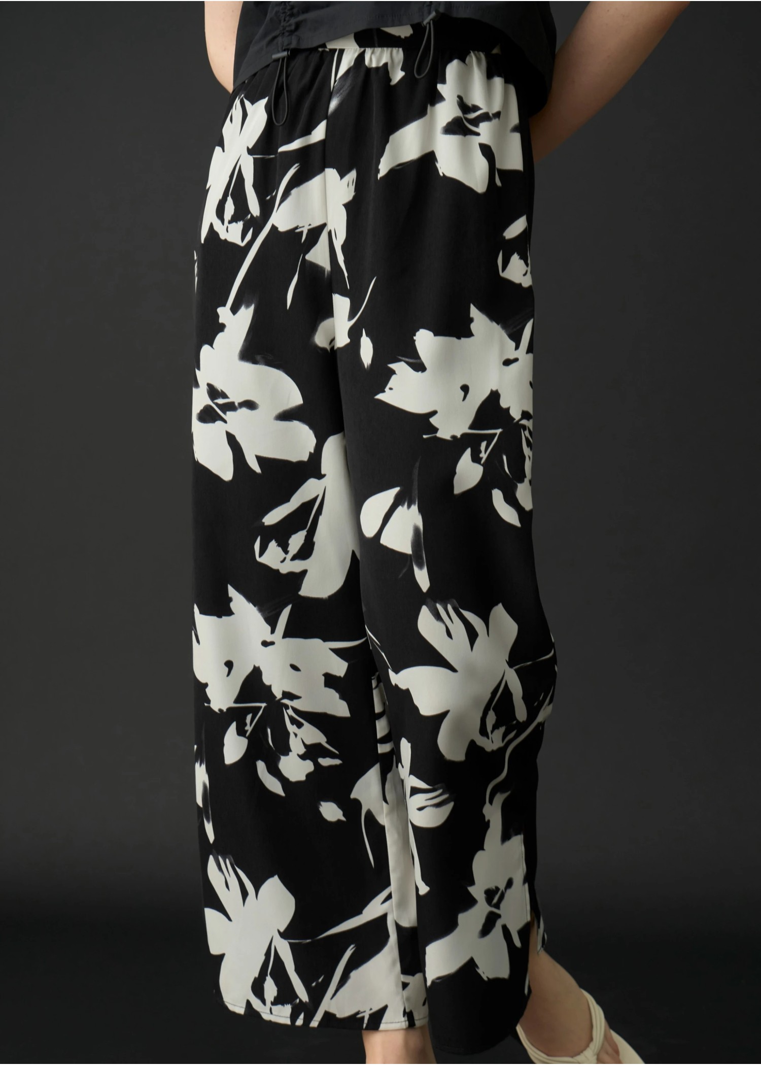 big flower side slit flare PT