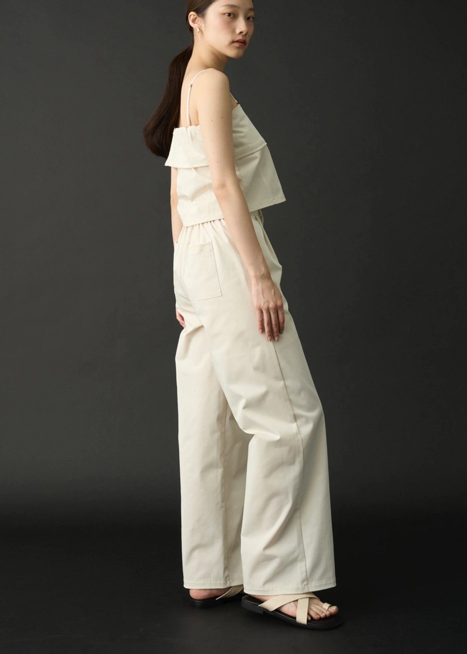 flutter bare tops & tuck pants SET UP