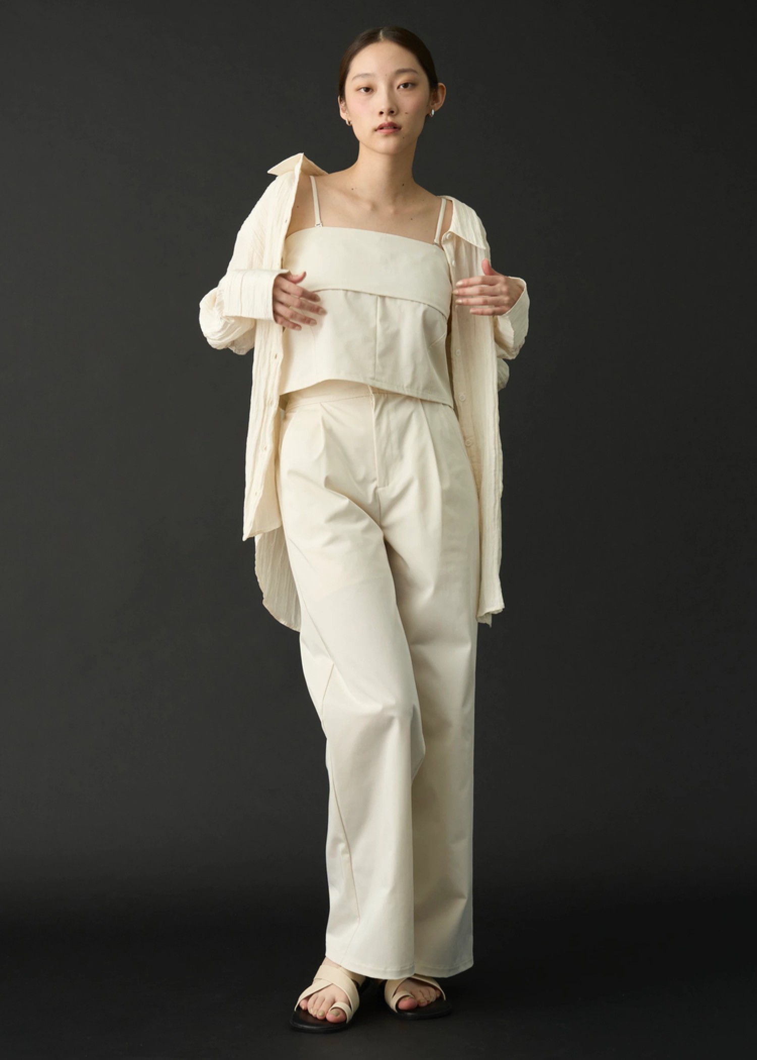 flutter bare tops & tuck pants SET UP