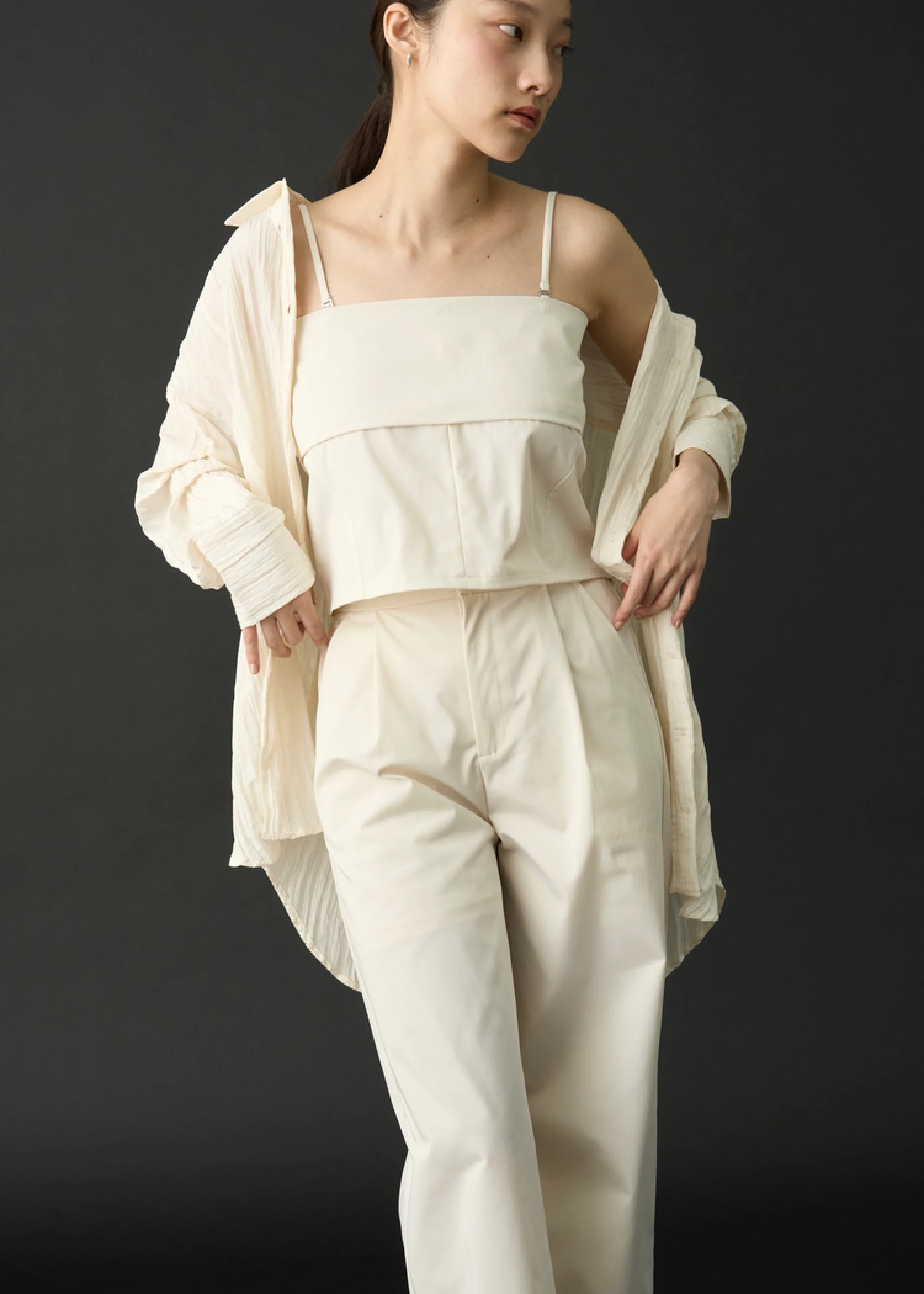 flutter bare tops & tuck pants SET UP