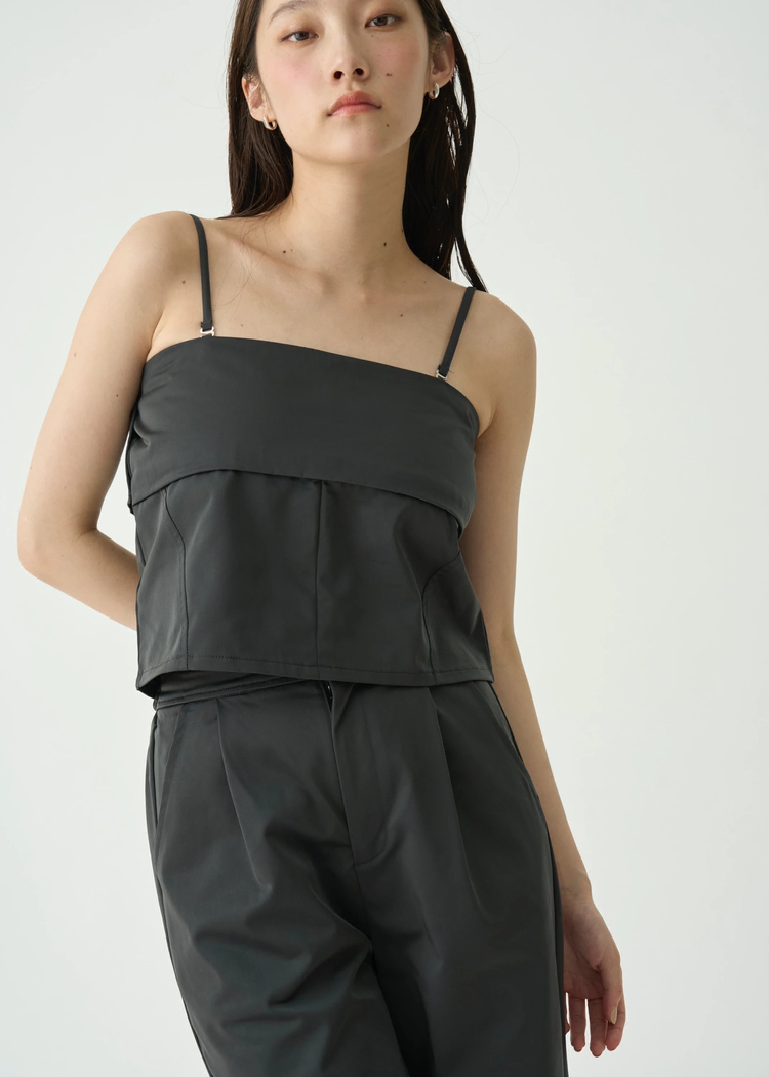 flutter bare tops & tuck pants SET UP