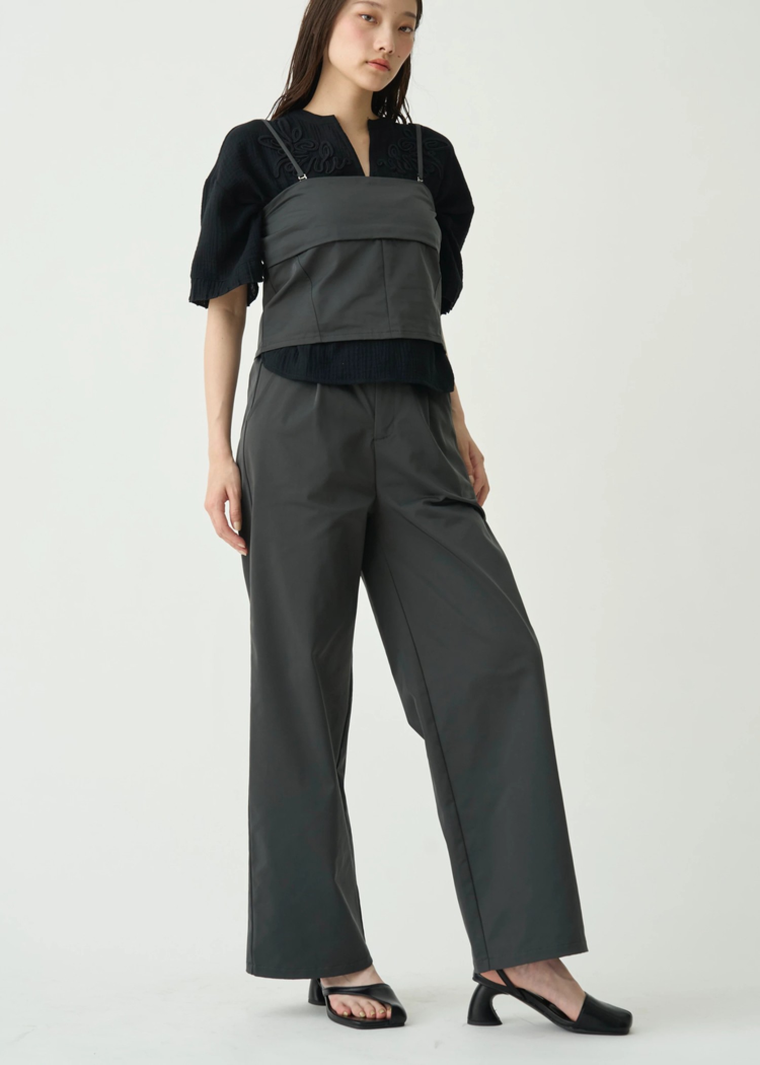 flutter bare tops & tuck pants SET UP