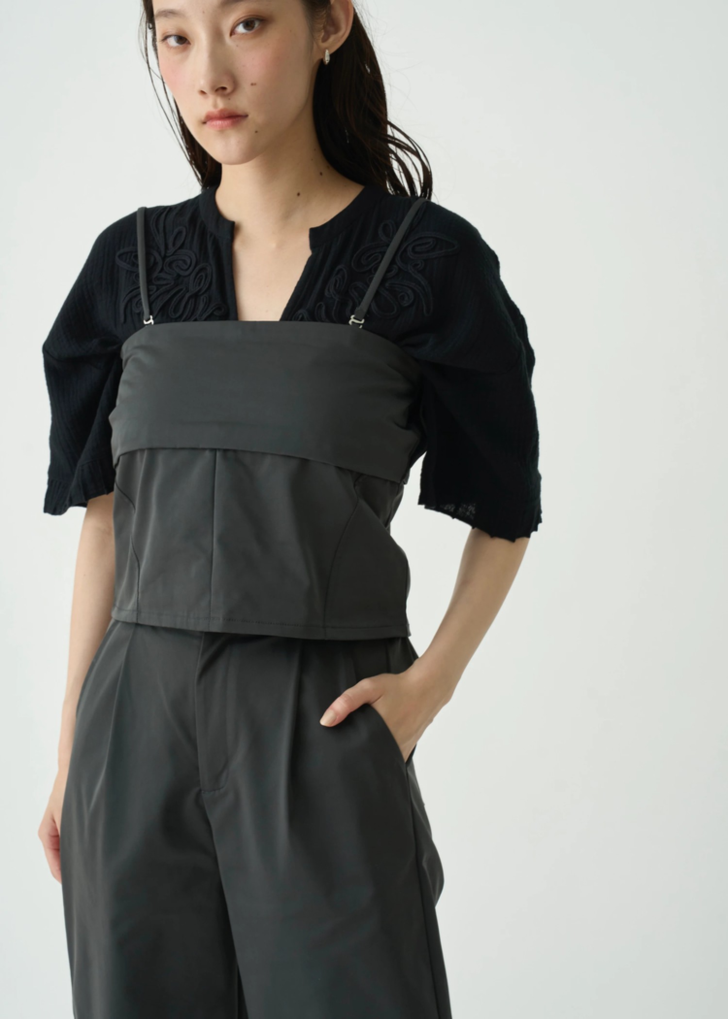 flutter bare tops & tuck pants SET UP