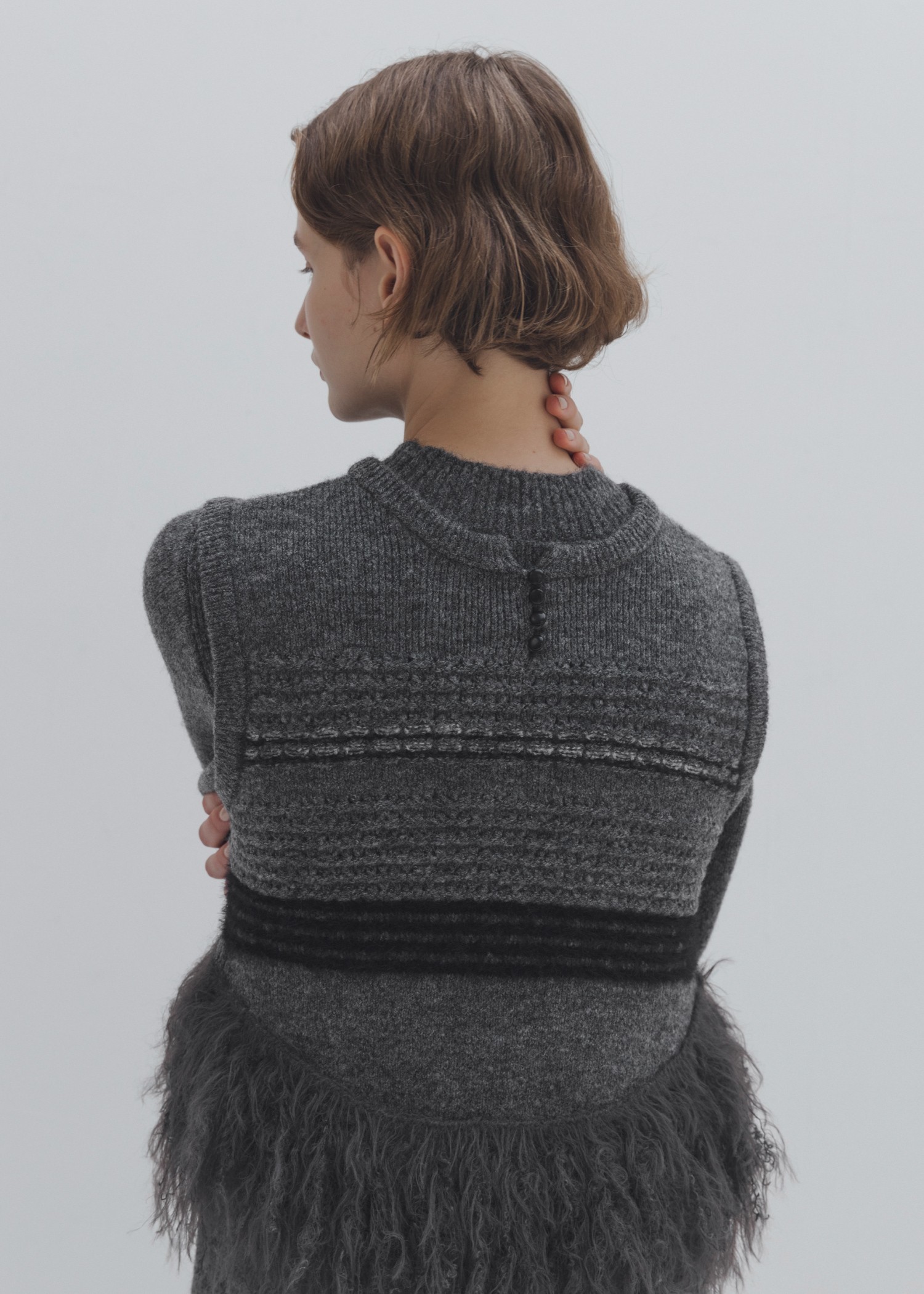 fringe hem random border no sleeve knit