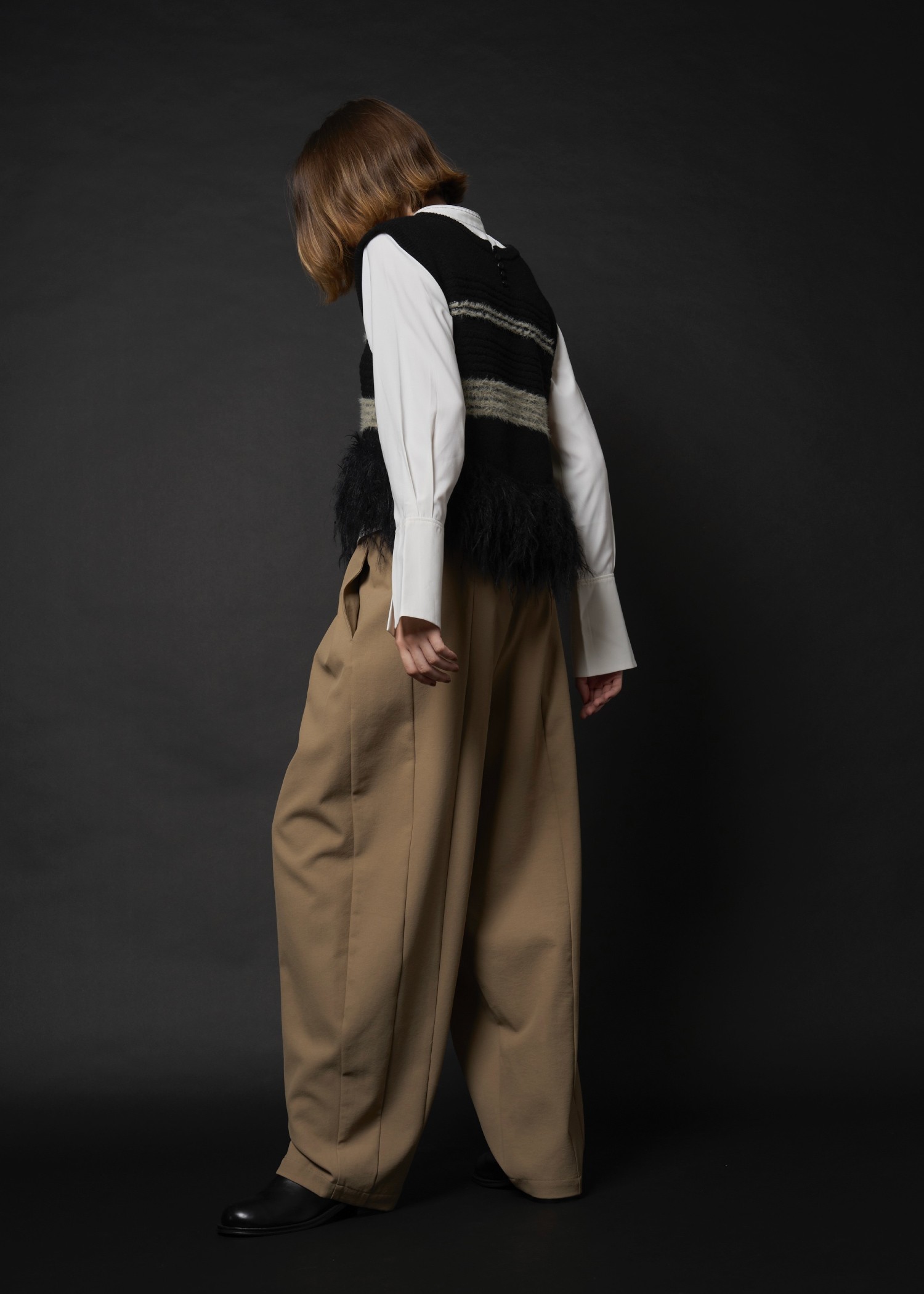 fringe hem random border no sleeve knit