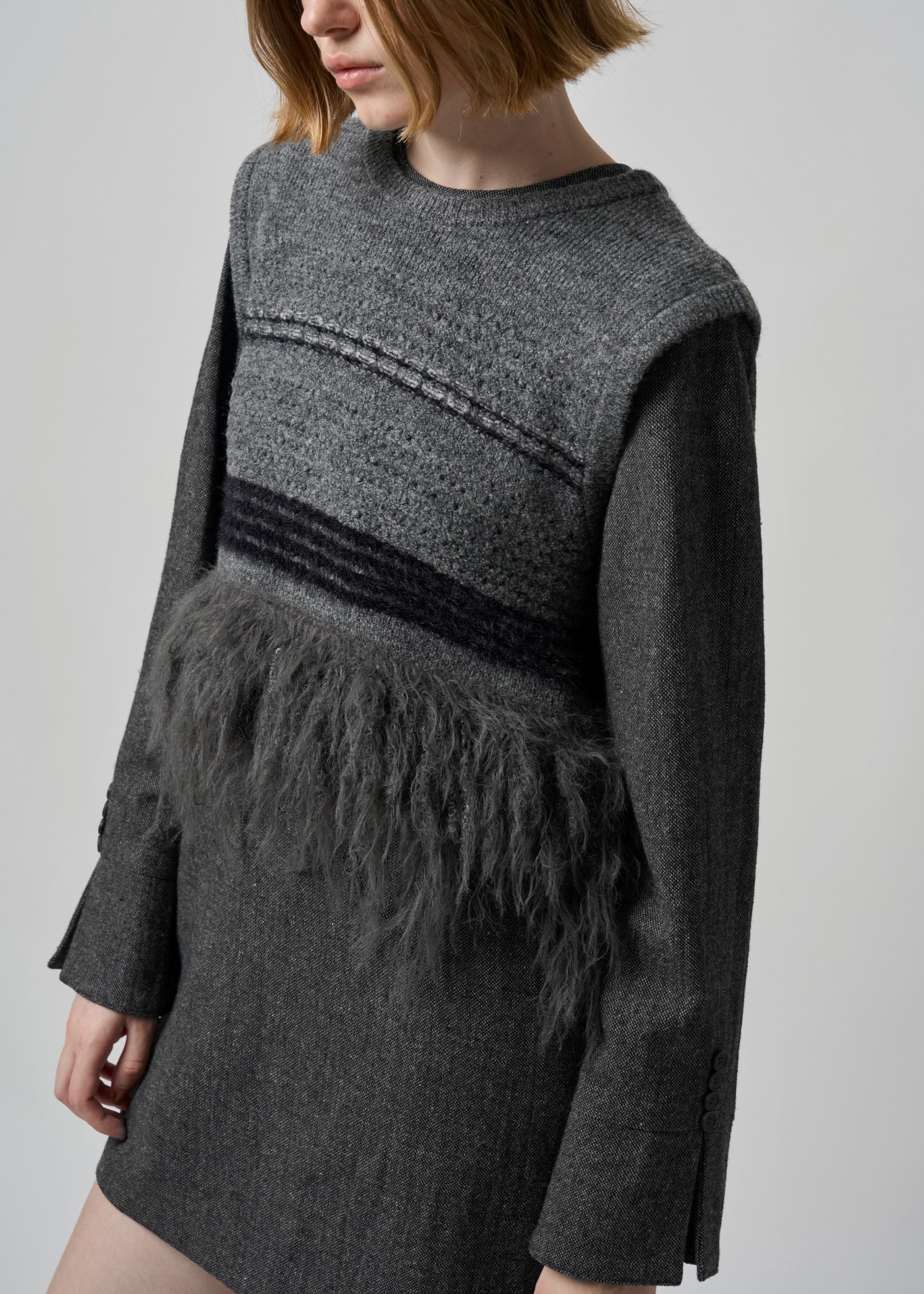 fringe hem random border no sleeve knit