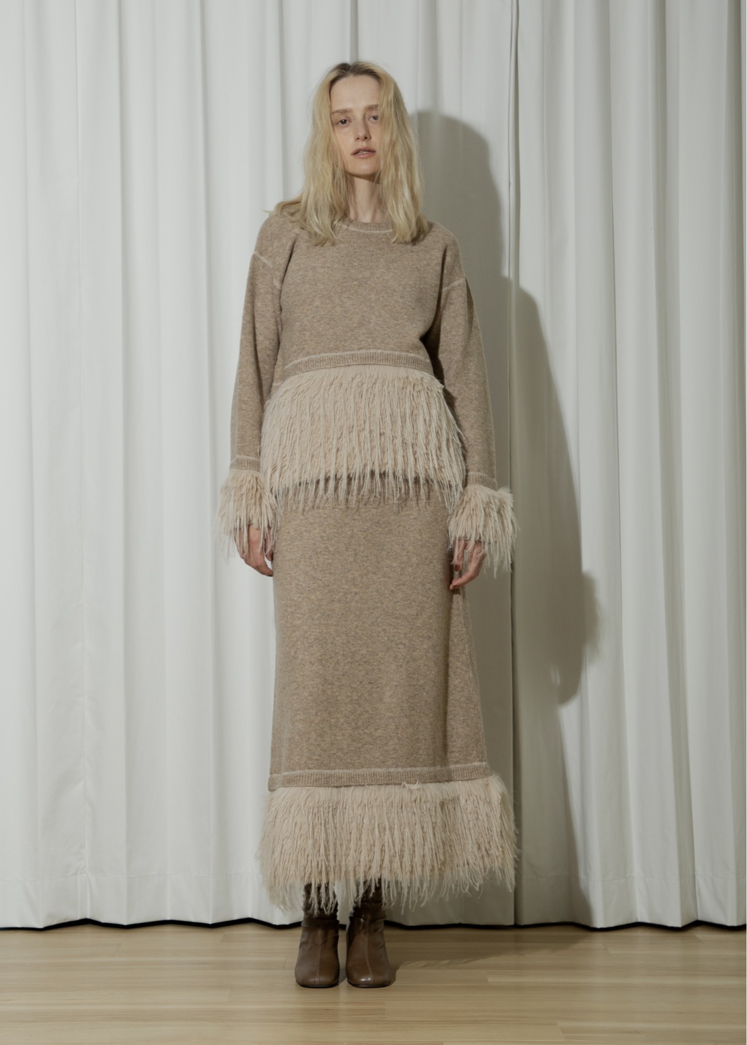 round hem partial fur gently knit