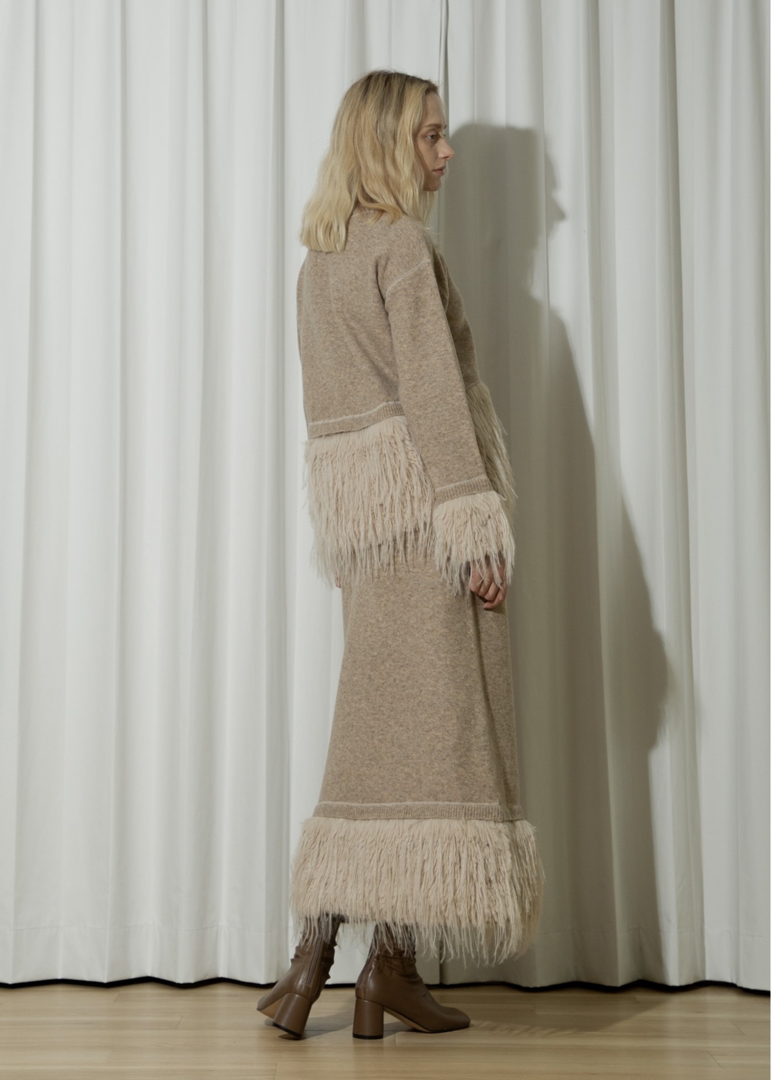 round hem partial fur gently knit