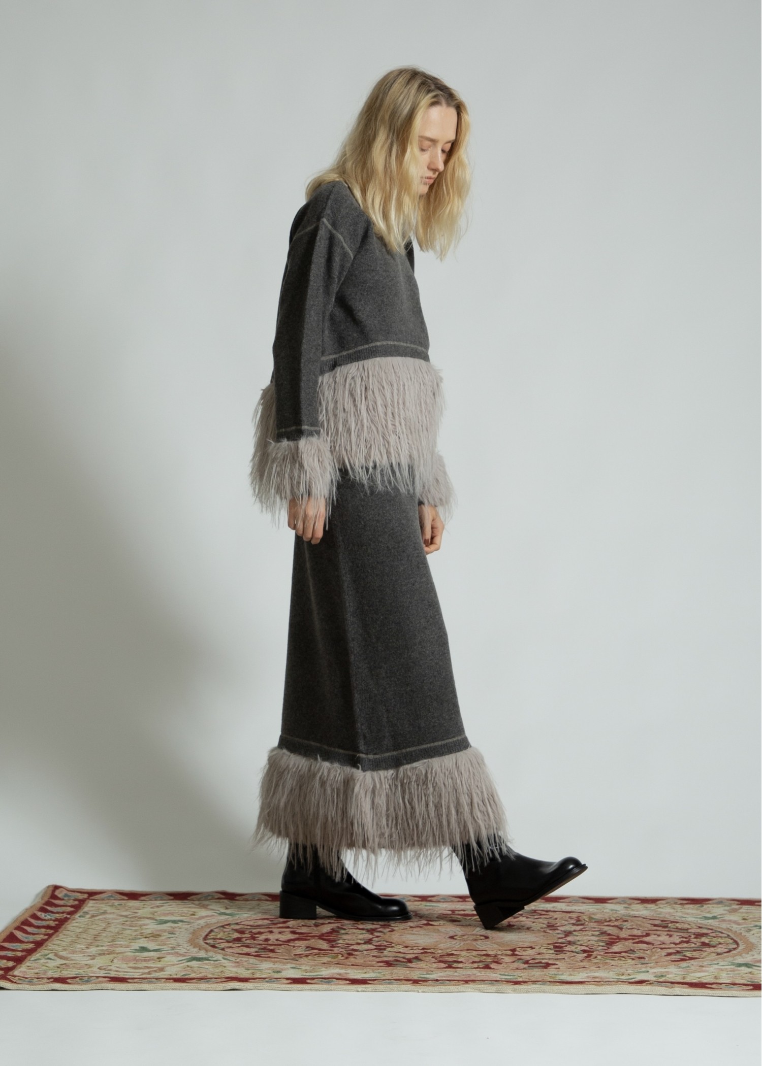 round hem partial fur gently knit