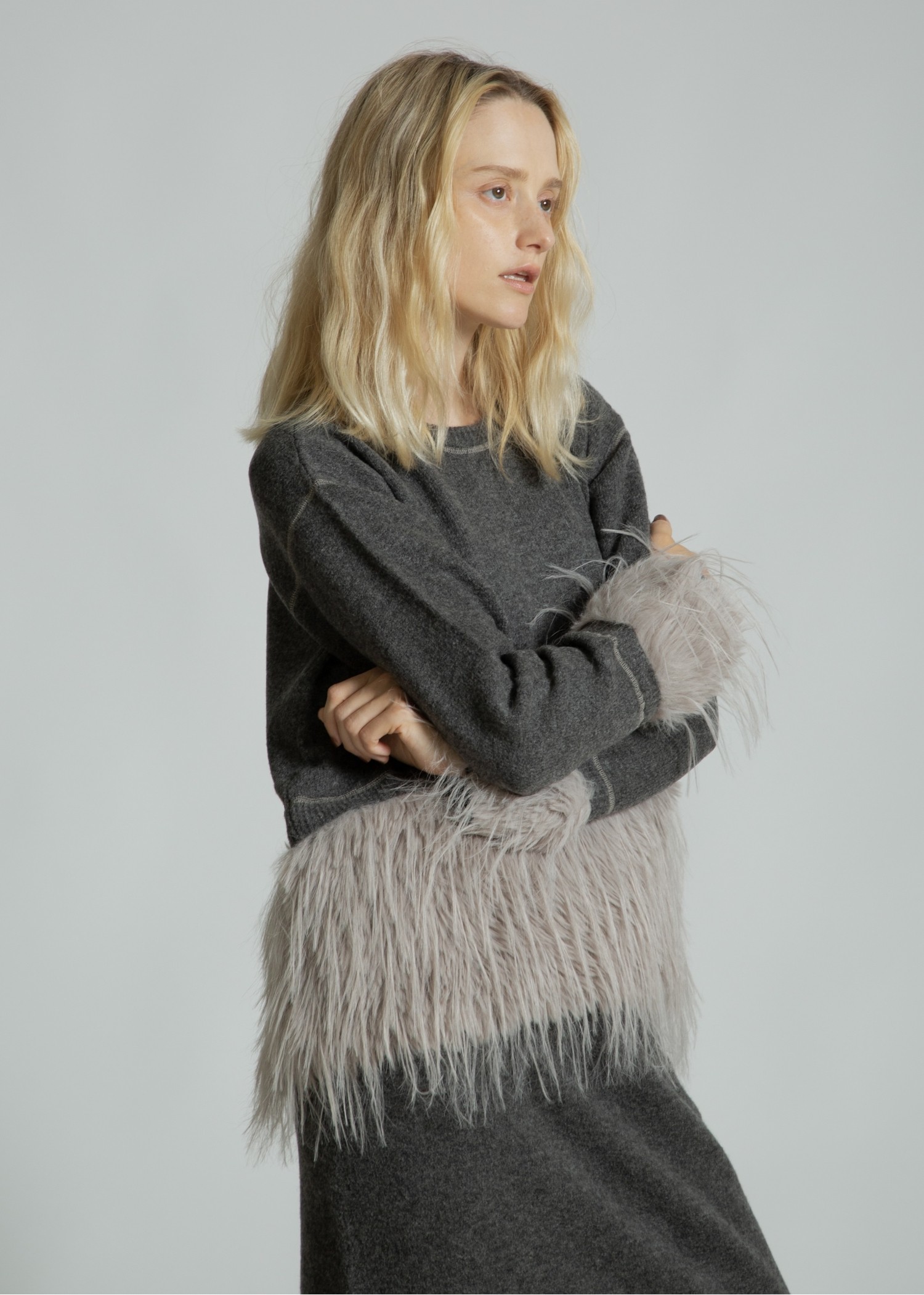 round hem partial fur gently knit