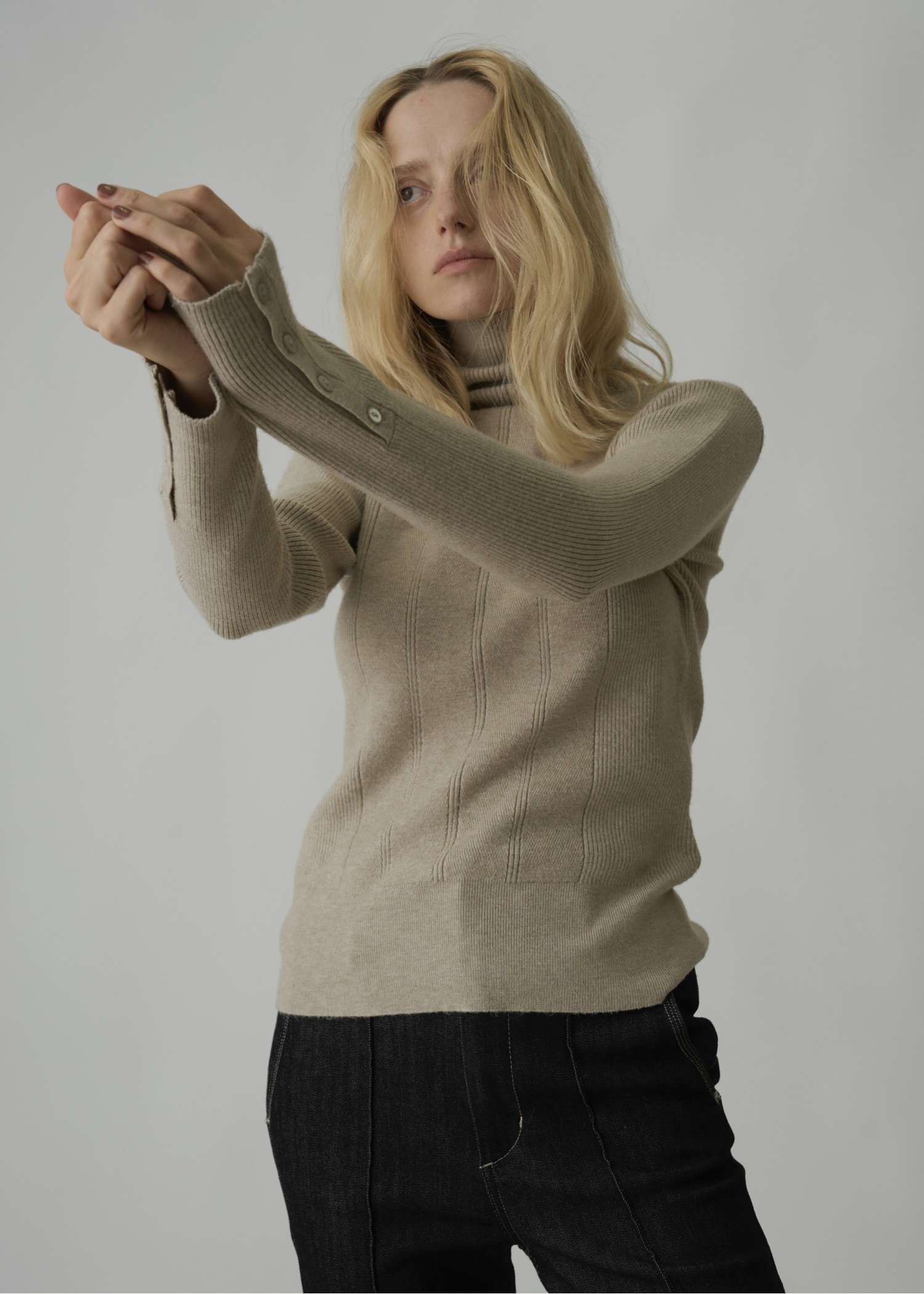 arm button turtle rib knit