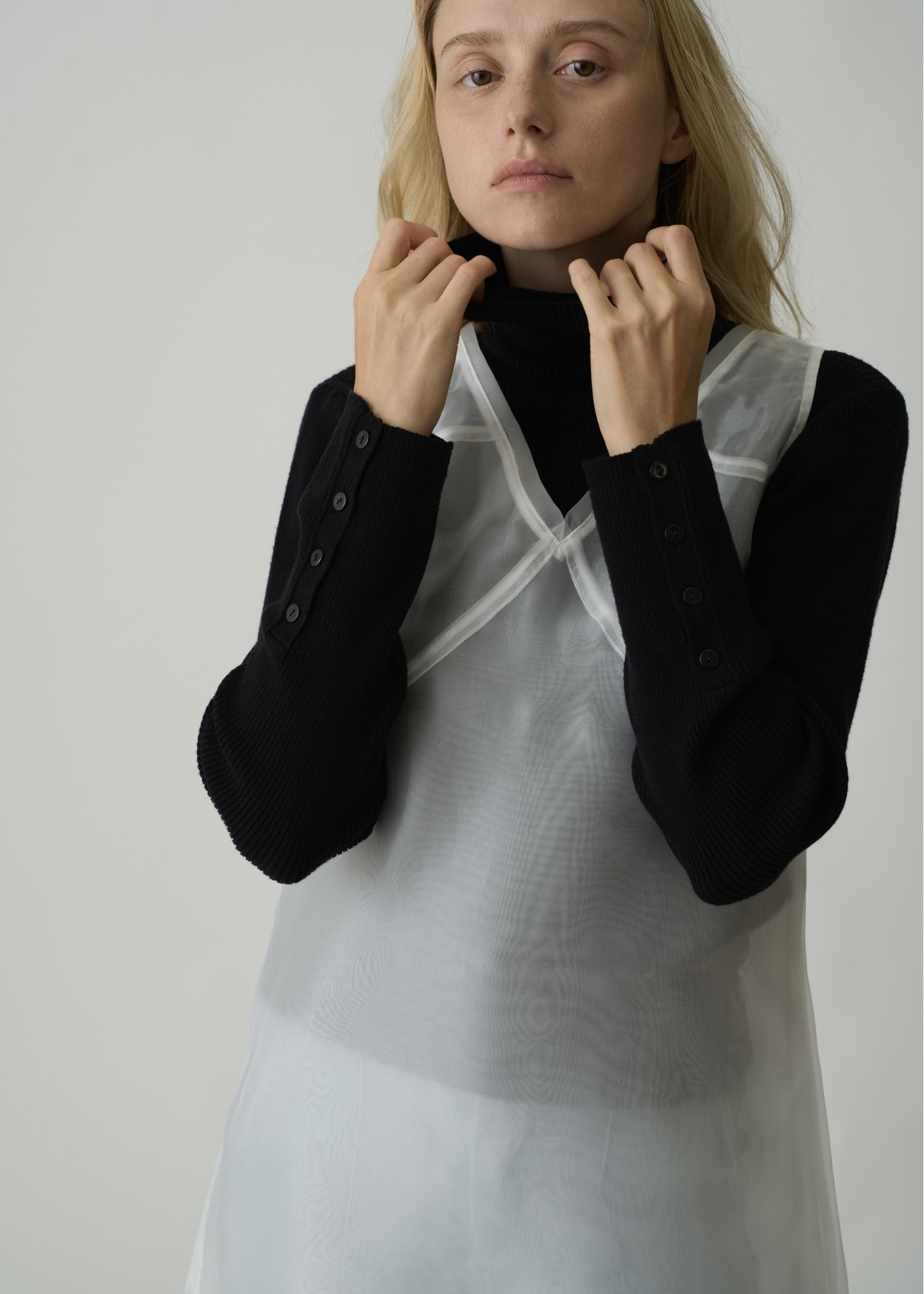 arm button turtle rib knit