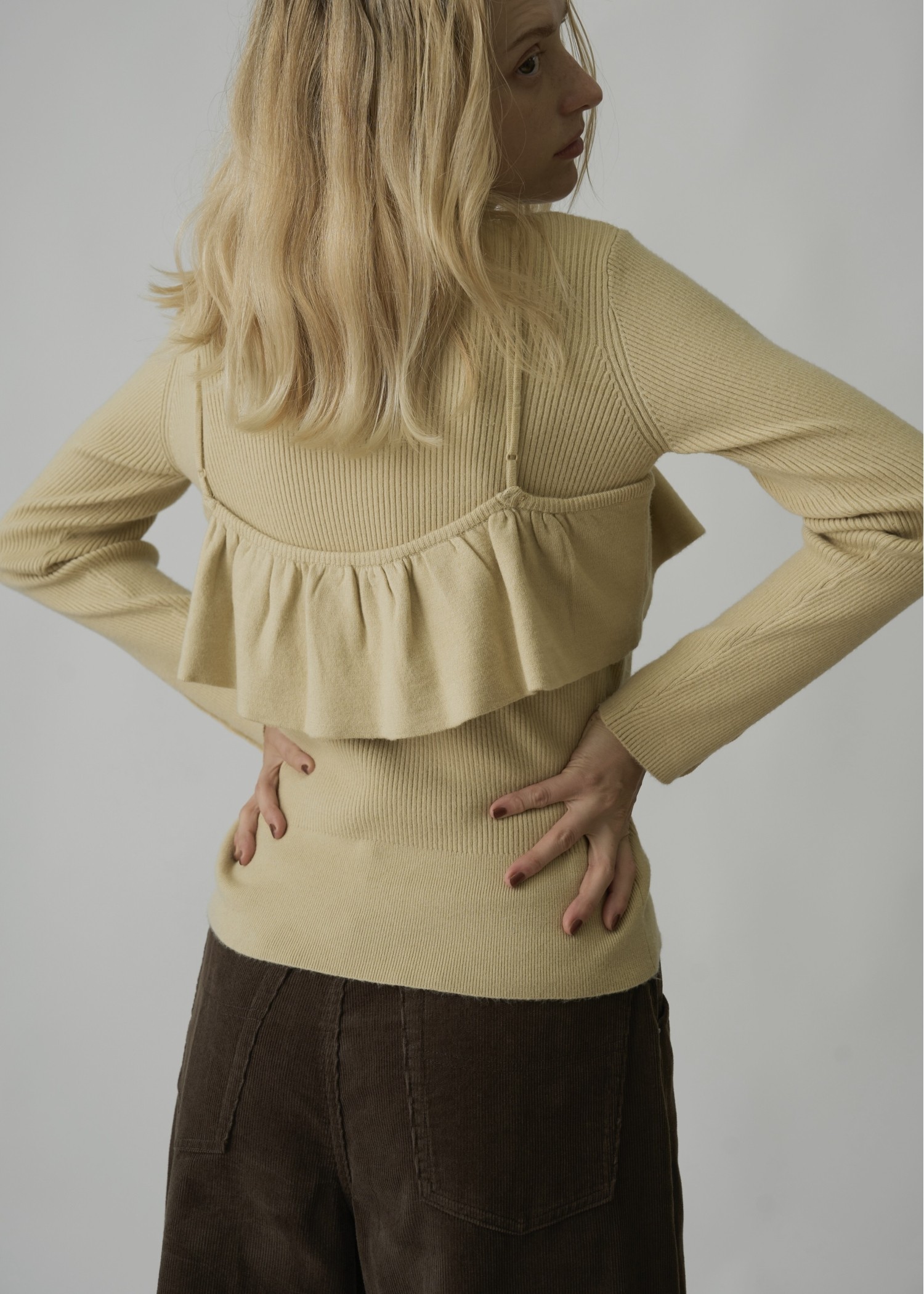 gather flare cropped knit cami