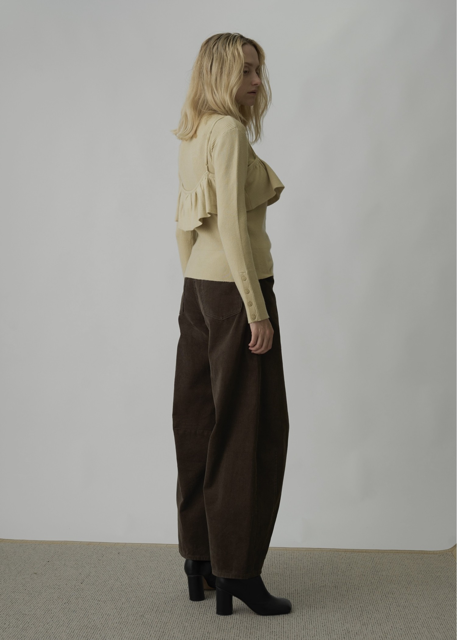 gather flare cropped knit cami