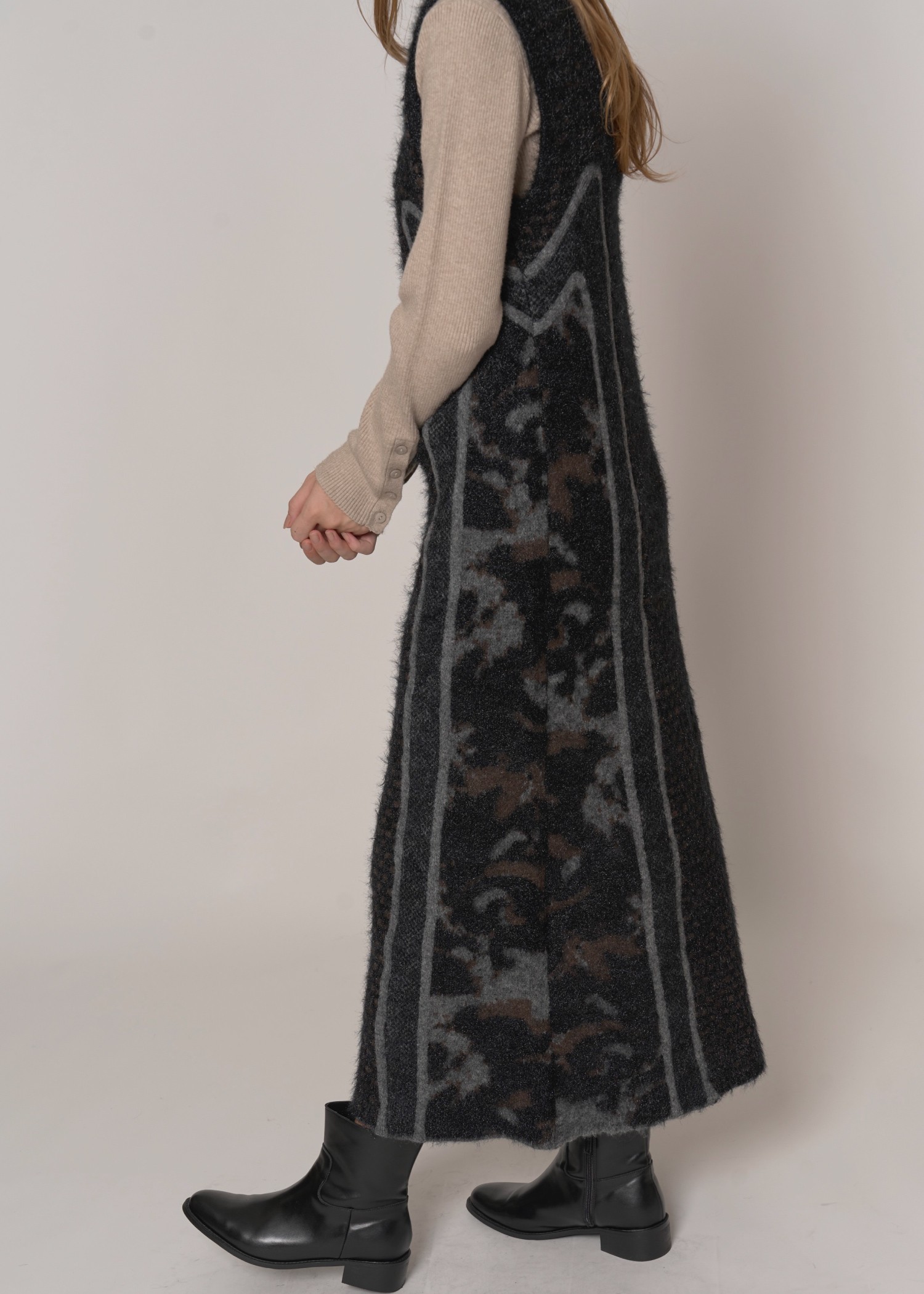 knit at random shaggy geome pattern OP