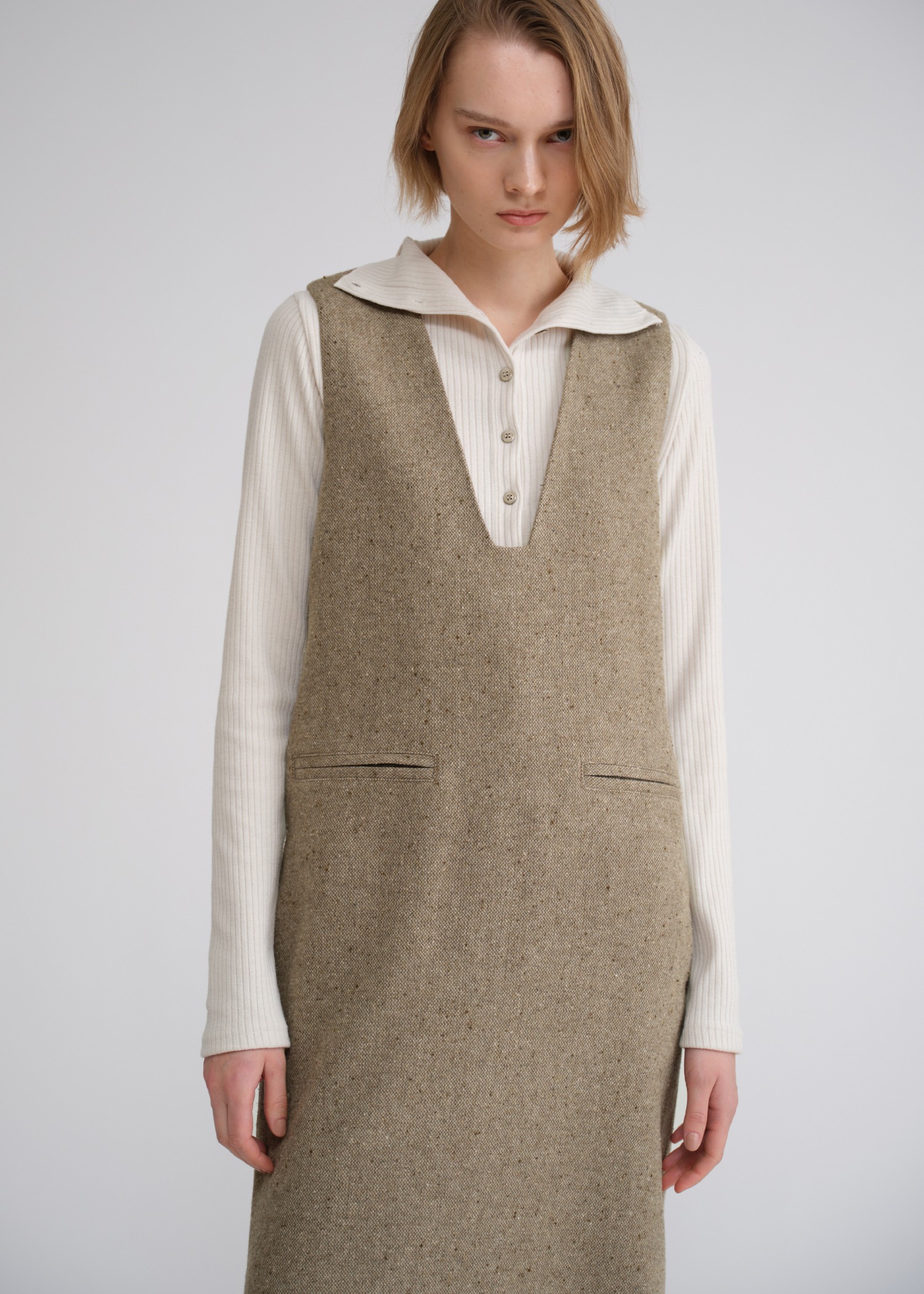 mix tweed no sleeve deep square neck OP