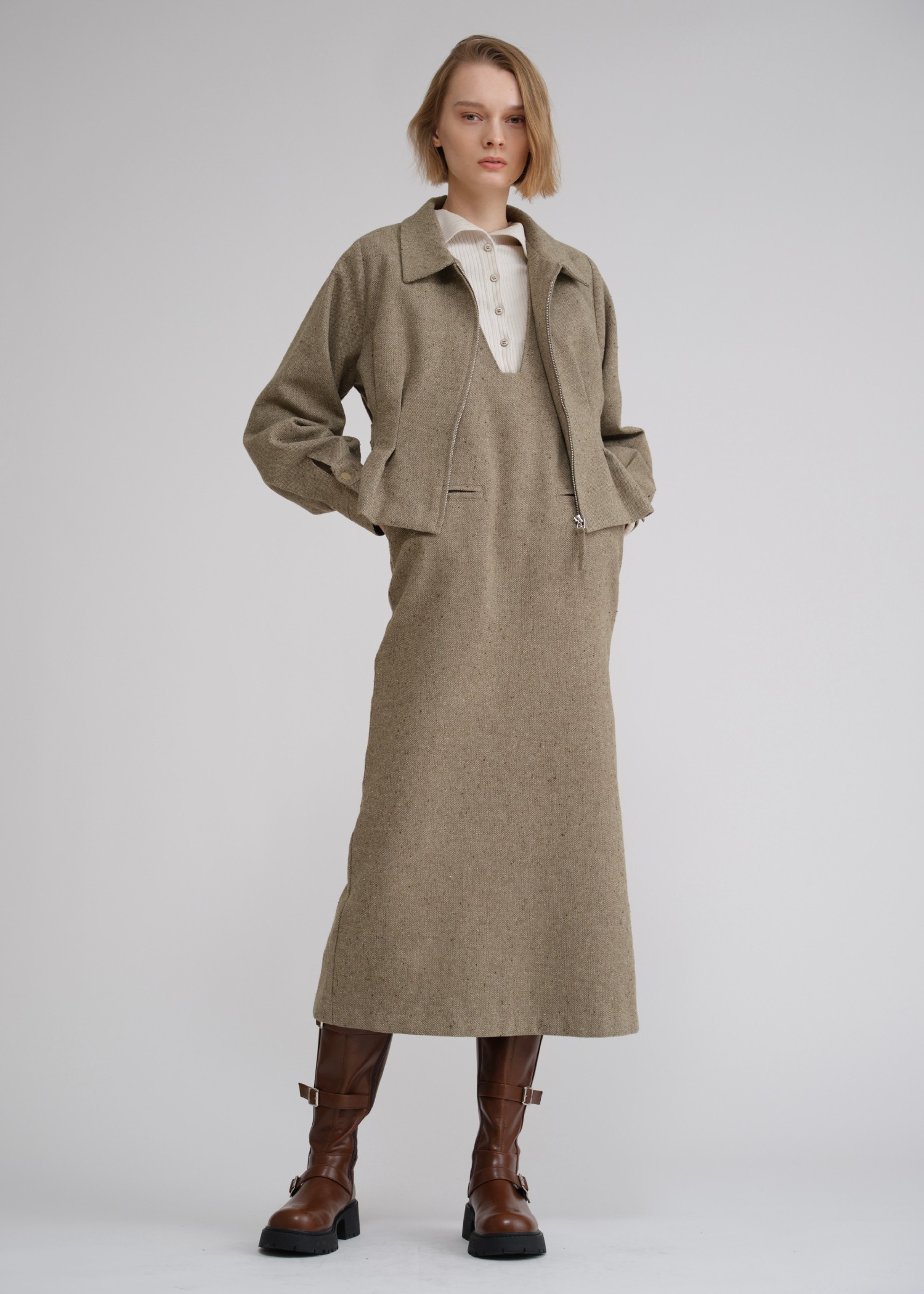 mix tweed no sleeve deep square neck OP