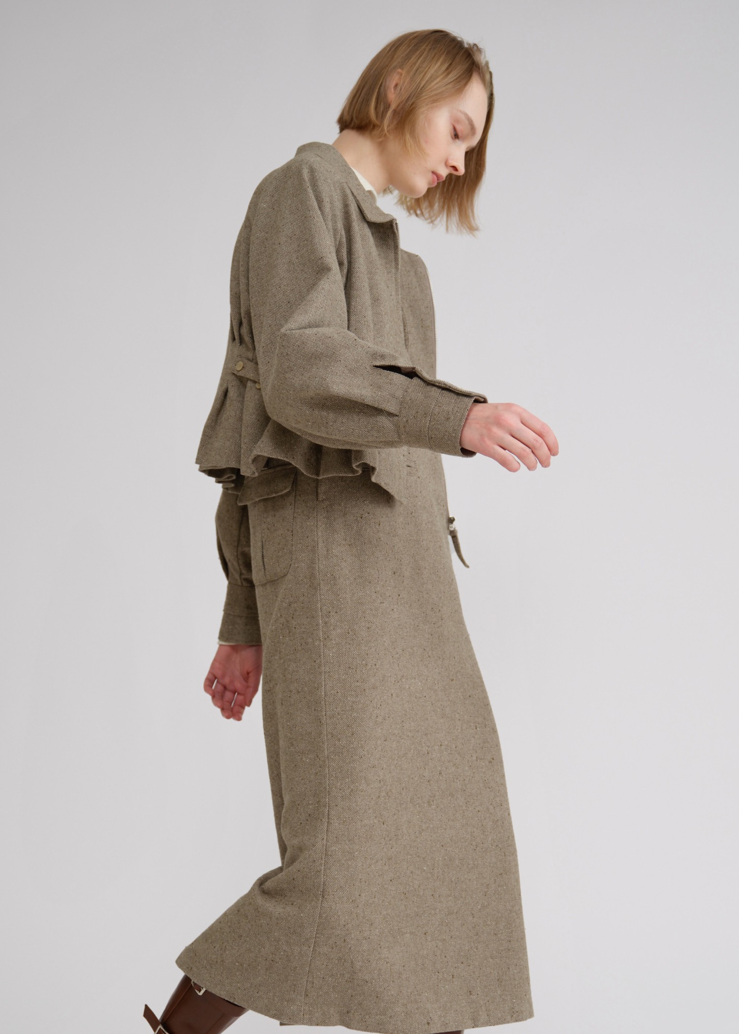 mix tweed no sleeve deep square neck OP