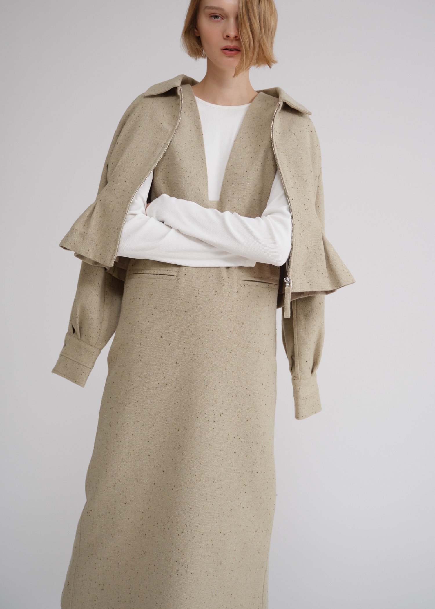 mix tweed no sleeve deep square neck OP