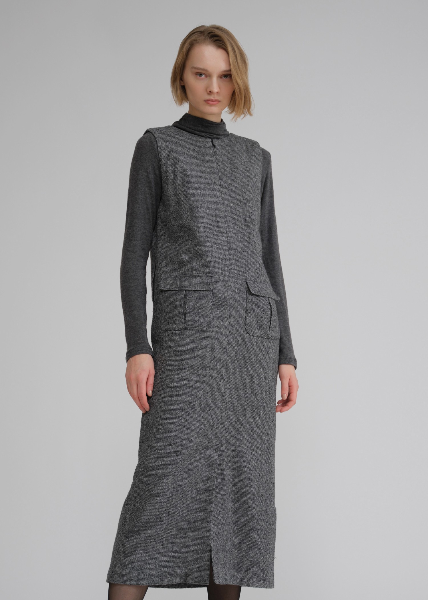 mix tweed no sleeve deep square neck OP