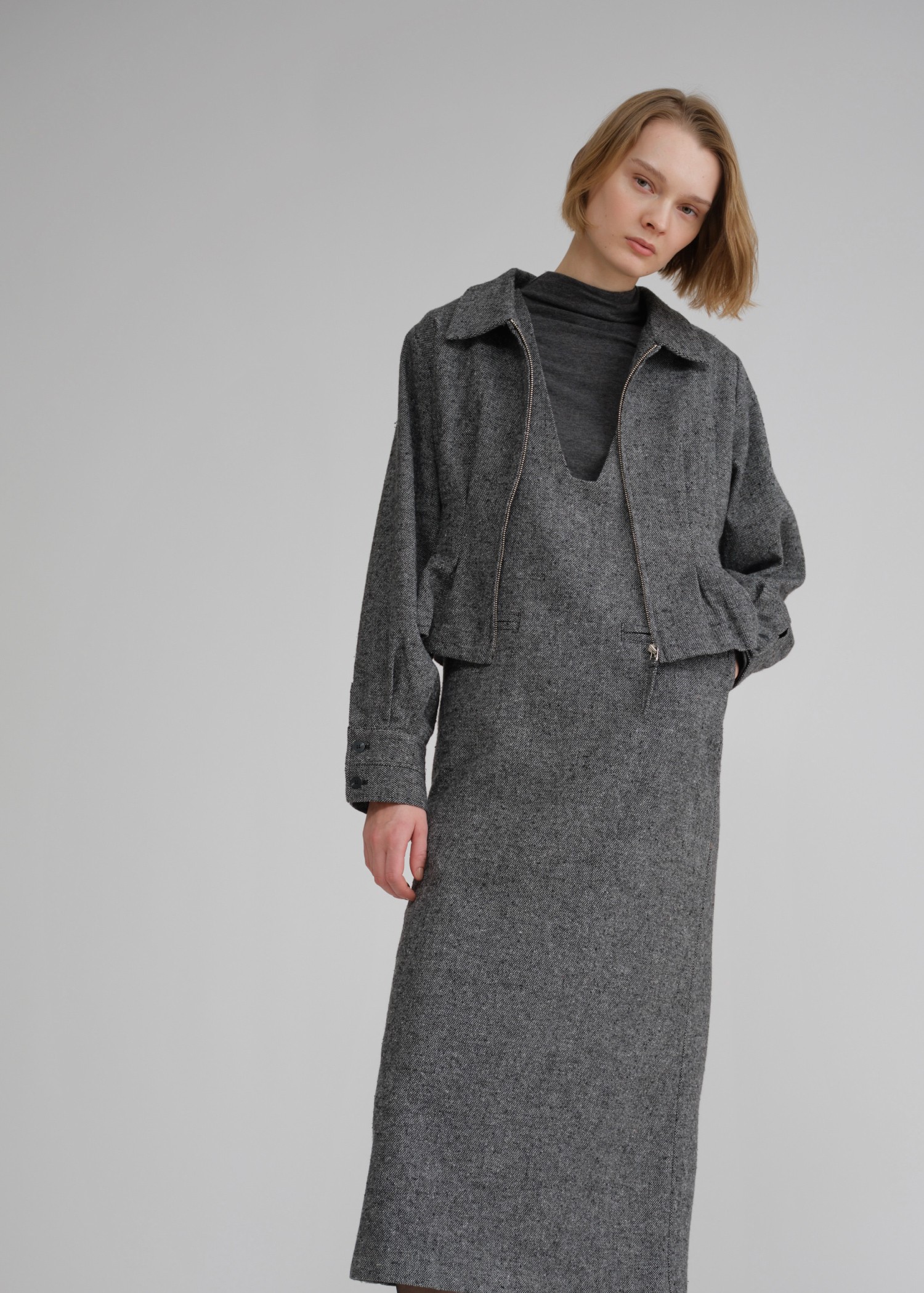 mix tweed no sleeve deep square neck OP