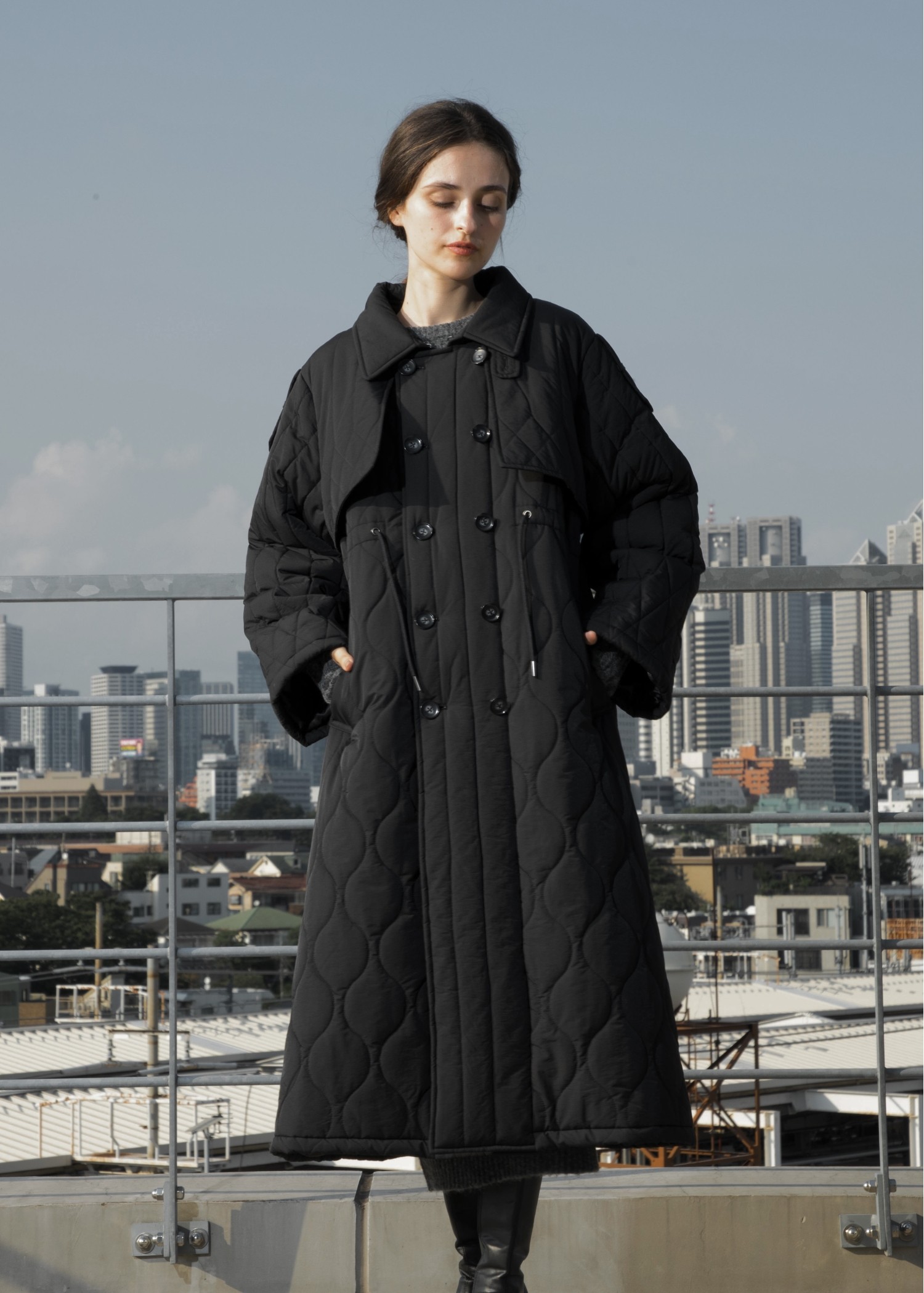 traverse quilting trench detail coat